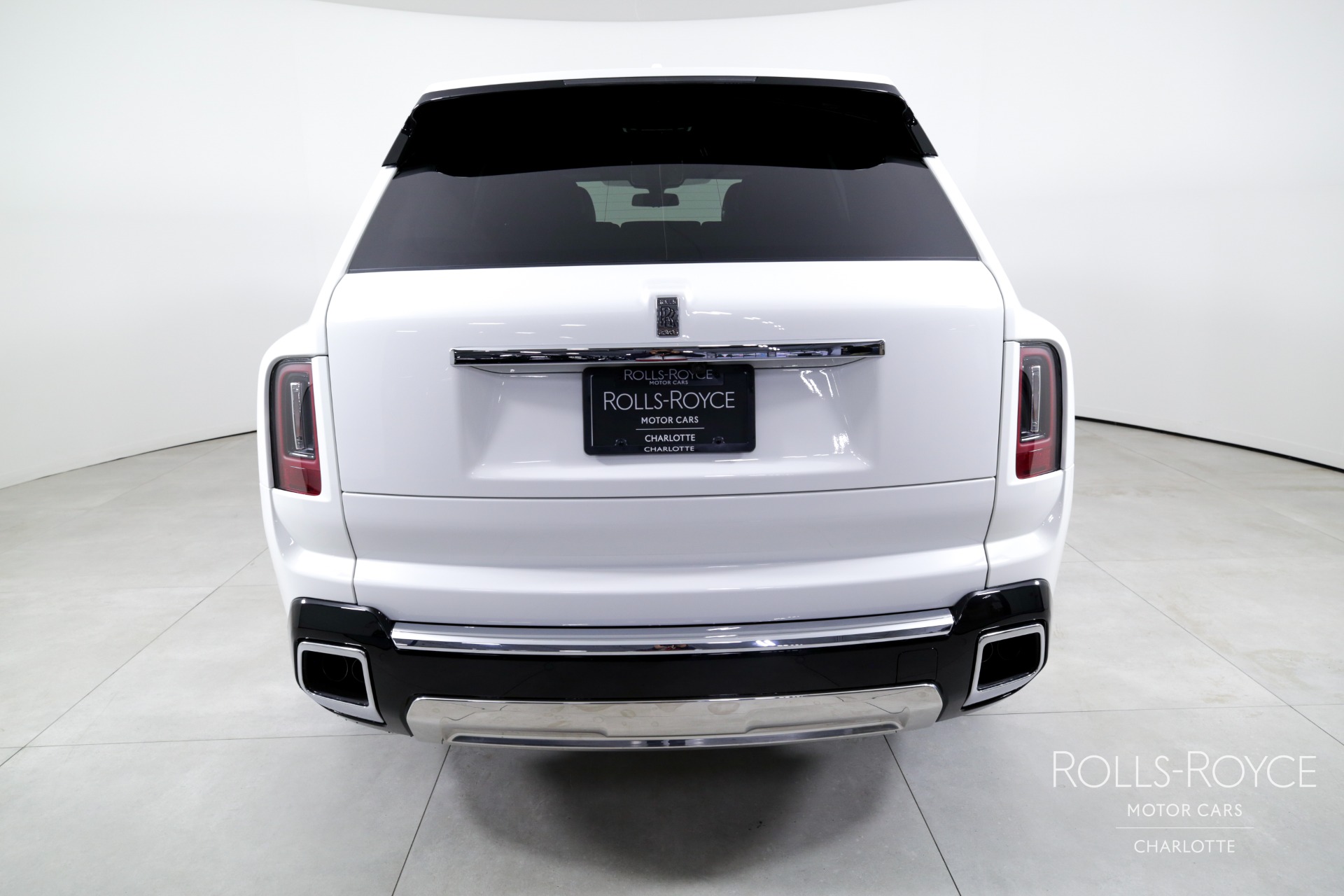 2025 Rolls Royce Cullinan photo 9