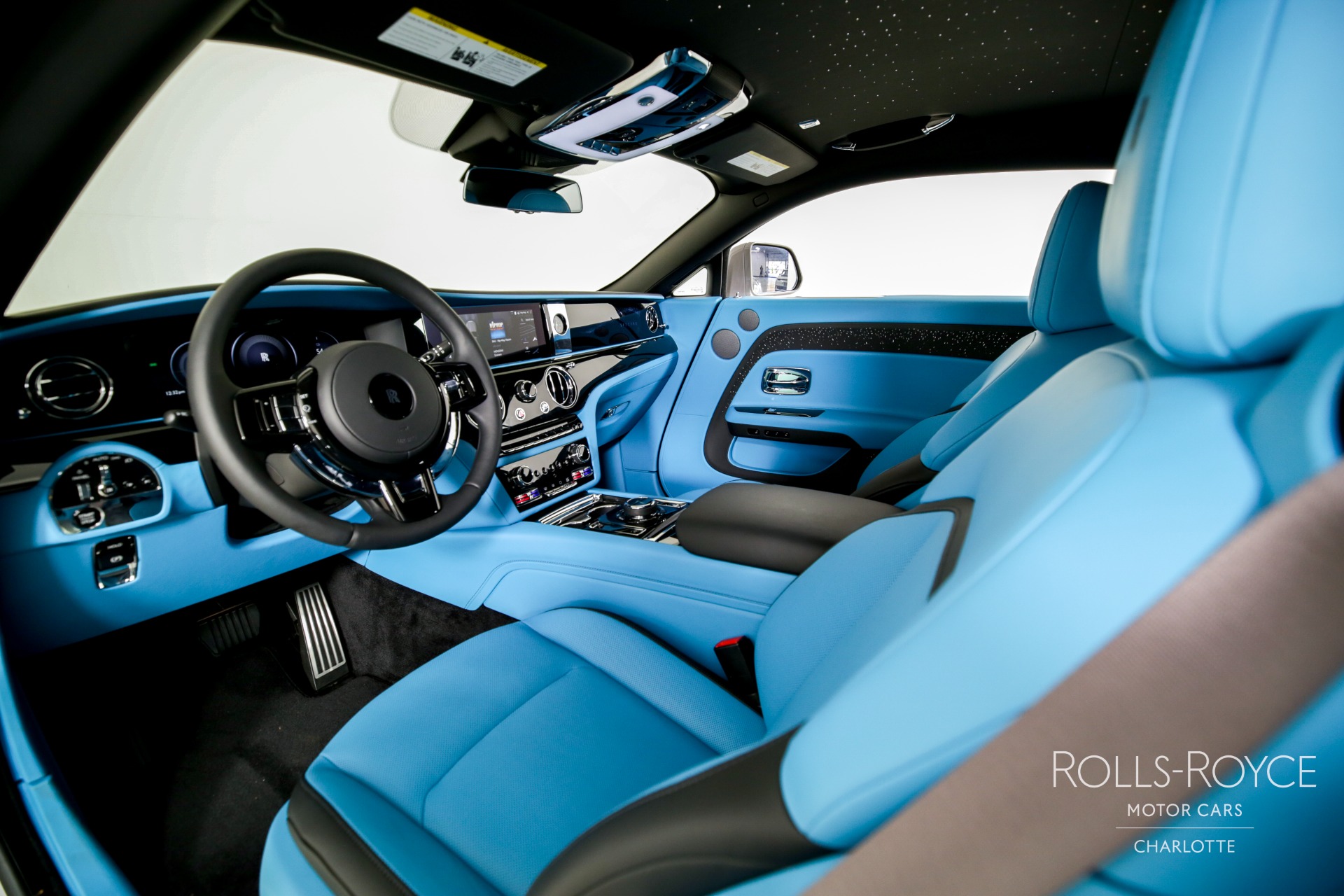 2025 Rolls Royce Spectre photo 3