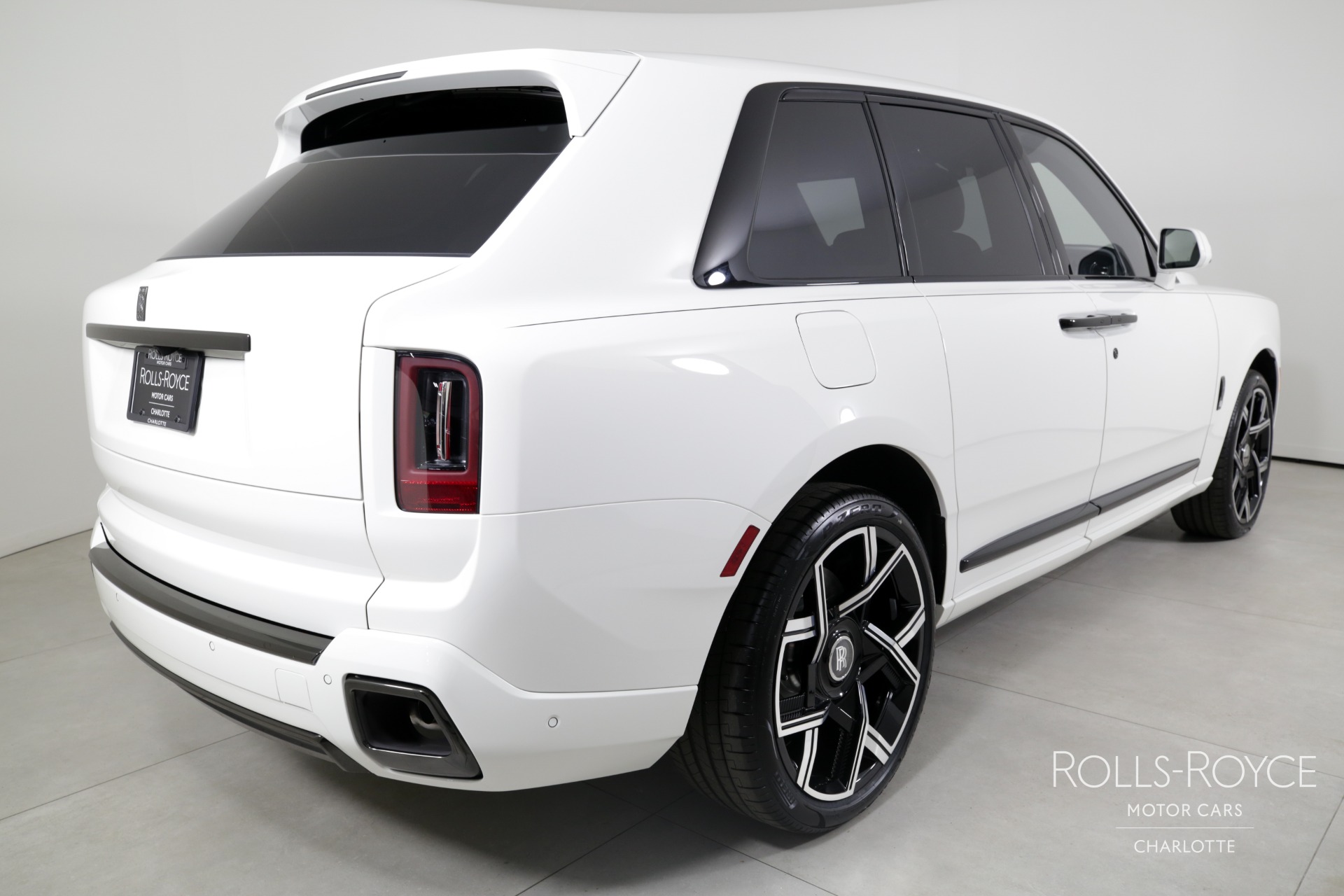 2025 Rolls Royce Cullinan Black Badge photo 2