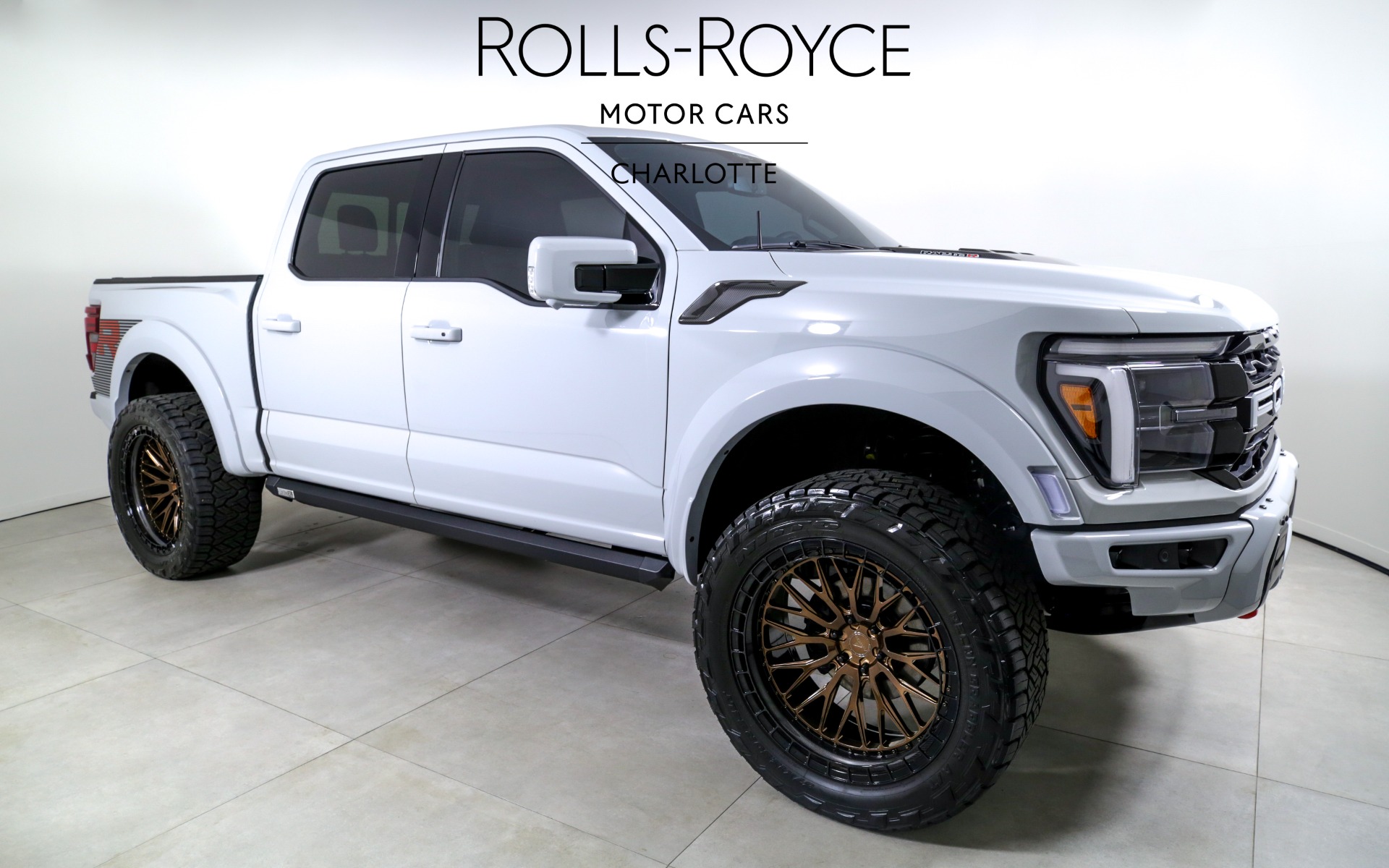 2024 Ford F-150 Raptor photo 2