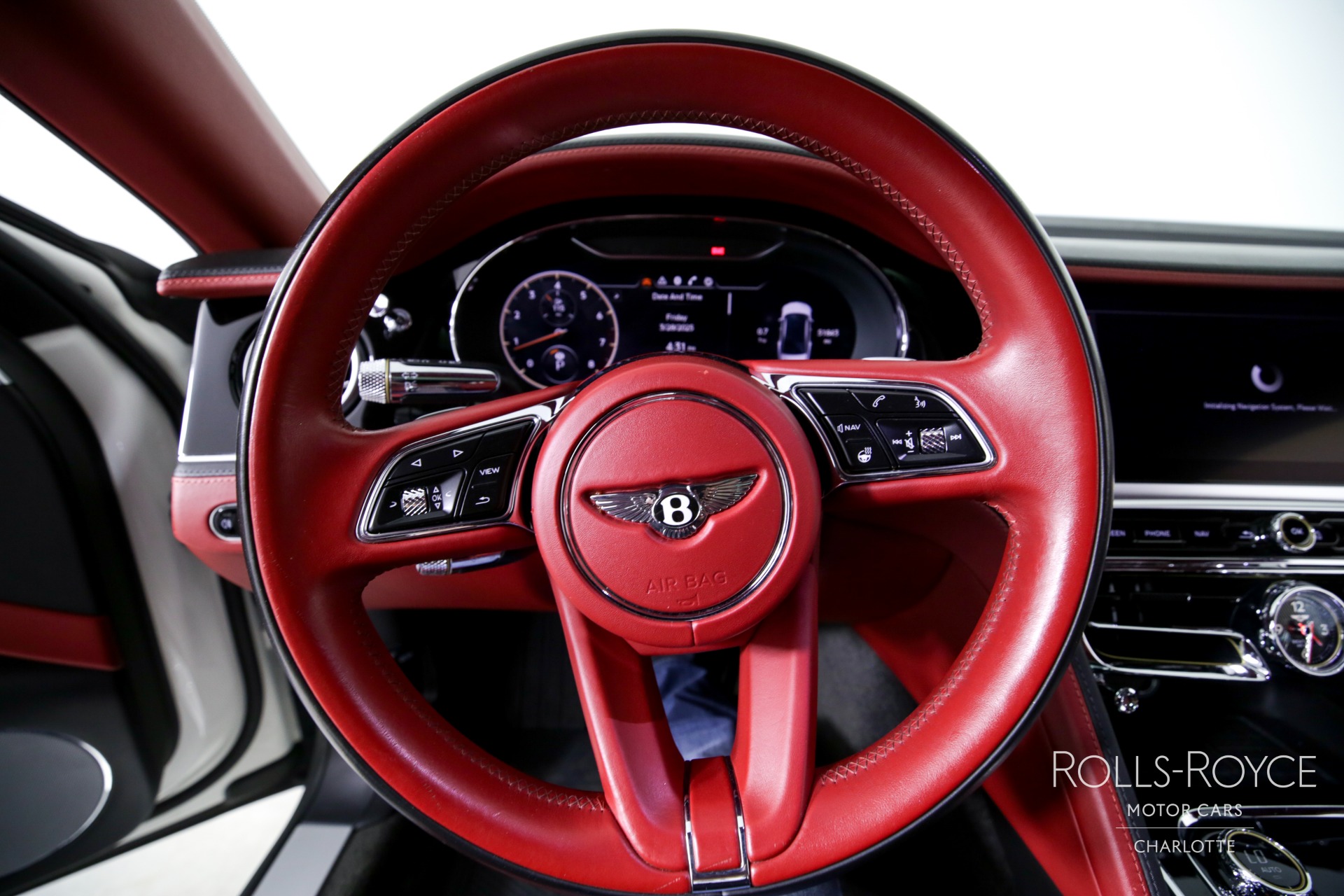 2021 Bentley Flying Spur V8 photo 14