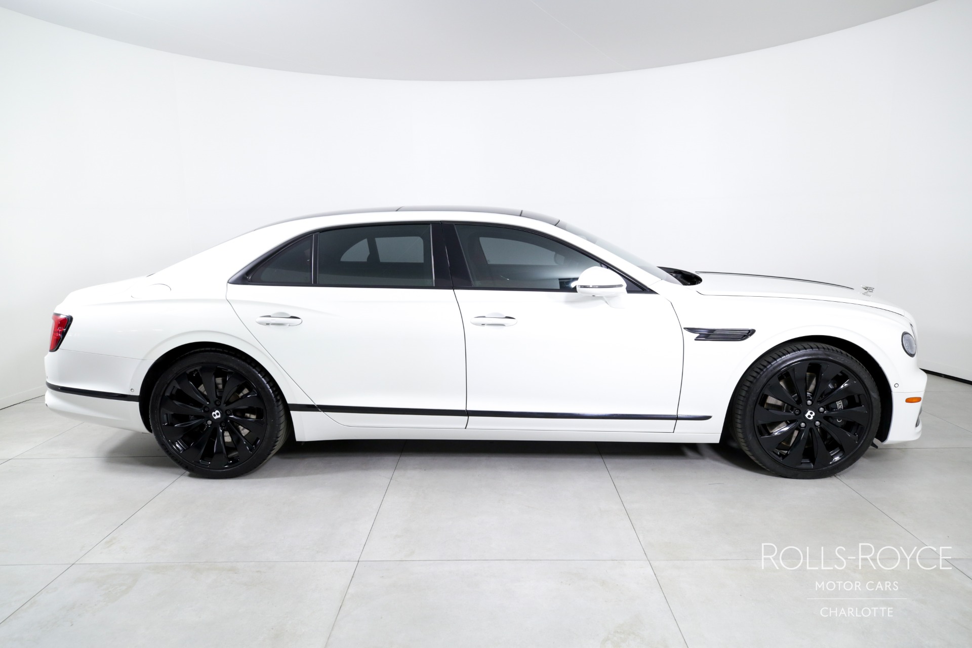 2021 Bentley Flying Spur V8 photo 9
