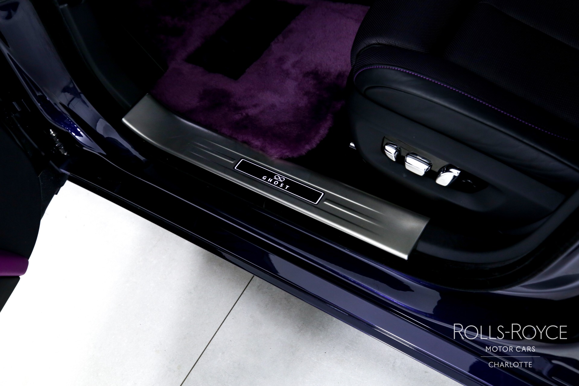 2024 Rolls-Royce Ghost Black Badge - Photo 17
