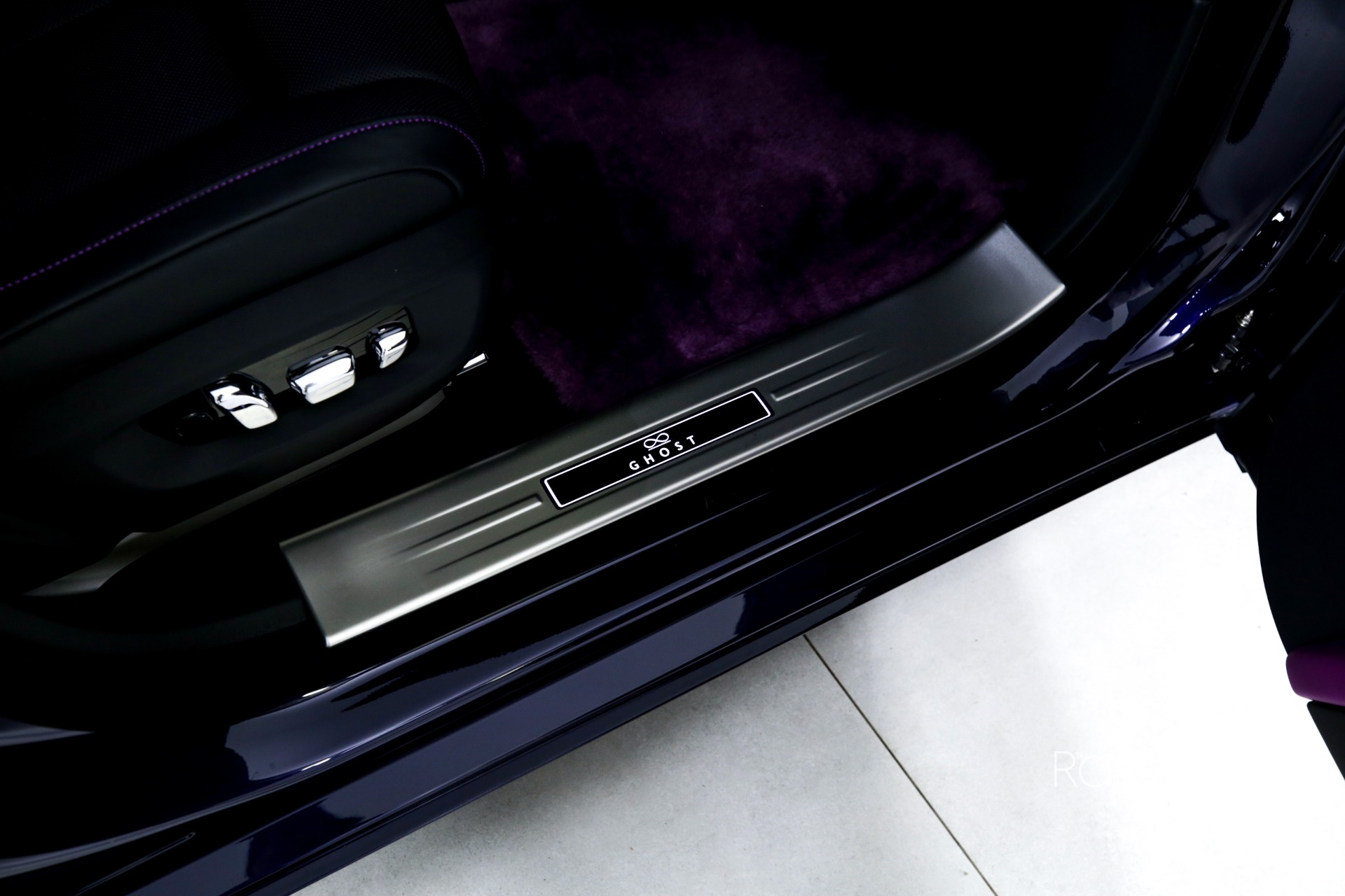 2024 Rolls-Royce Ghost Black Badge - Photo 36