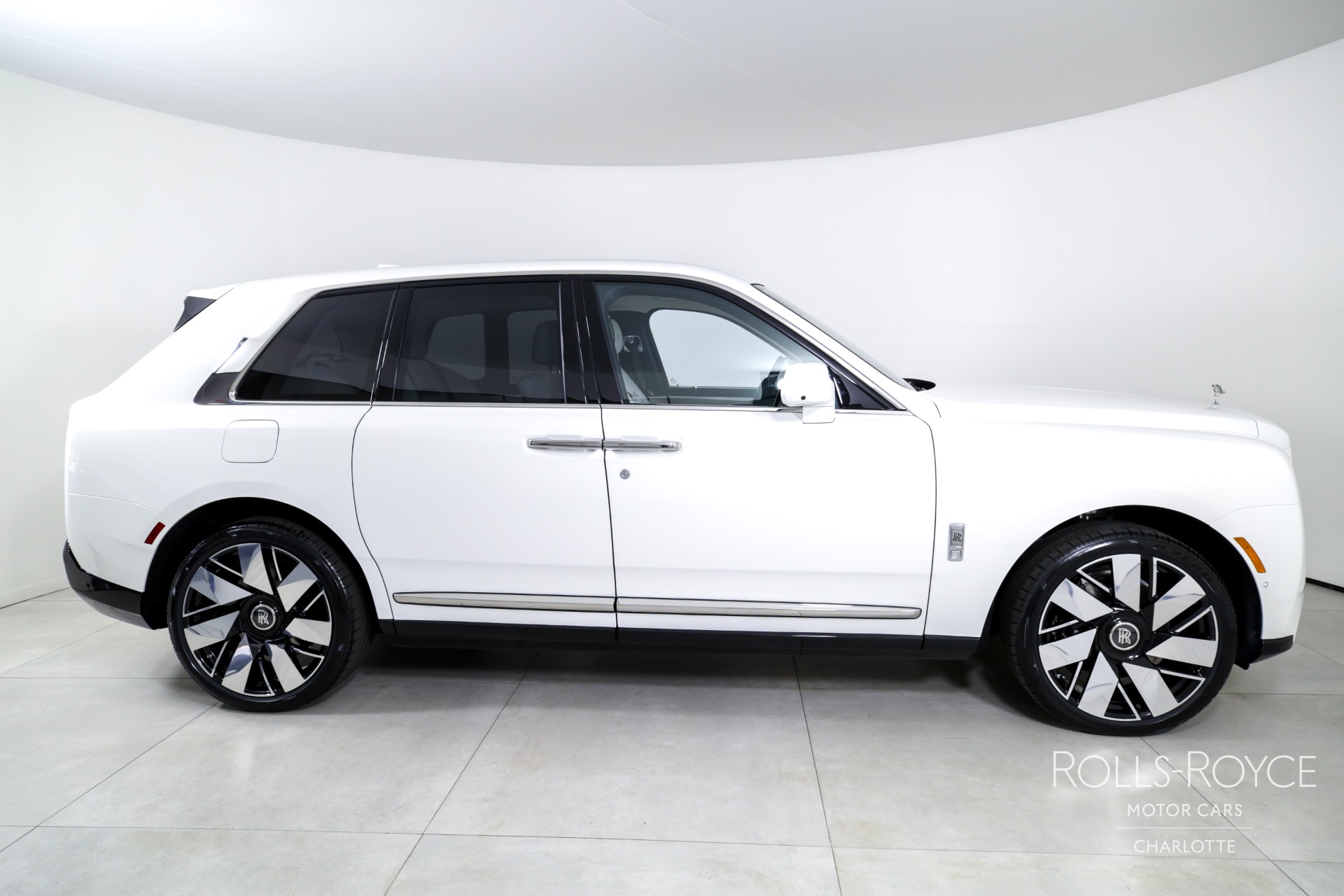 2025 Rolls Royce Cullinan RR photo 9