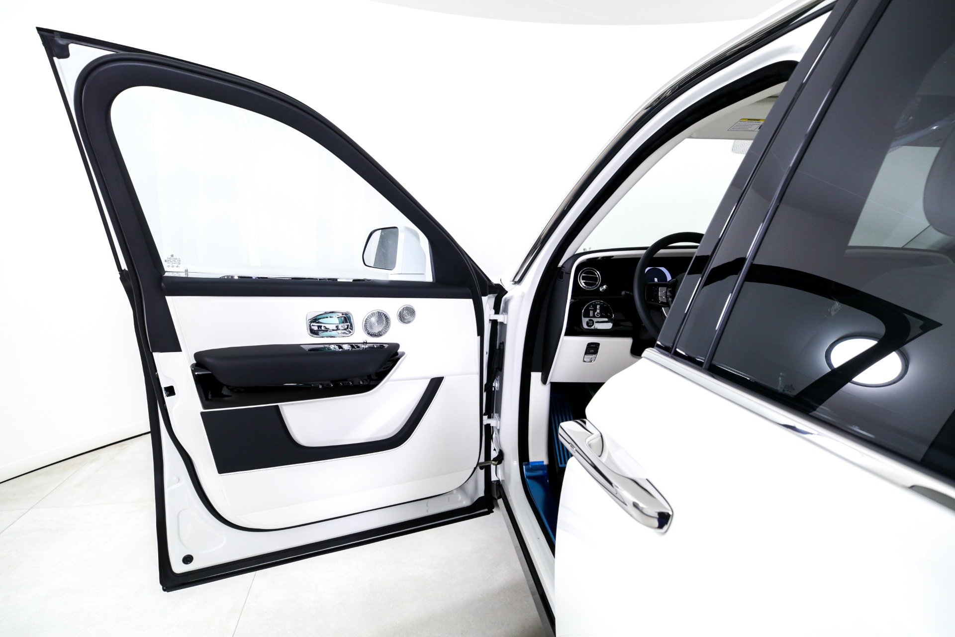 2025 Rolls Royce Cullinan RR photo 10