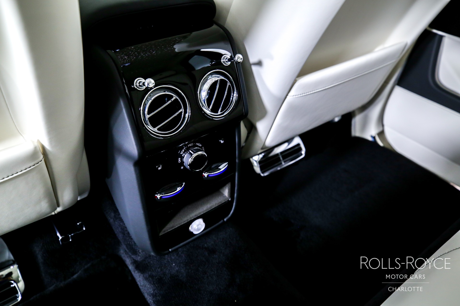 2025 Rolls Royce Cullinan RR photo 17