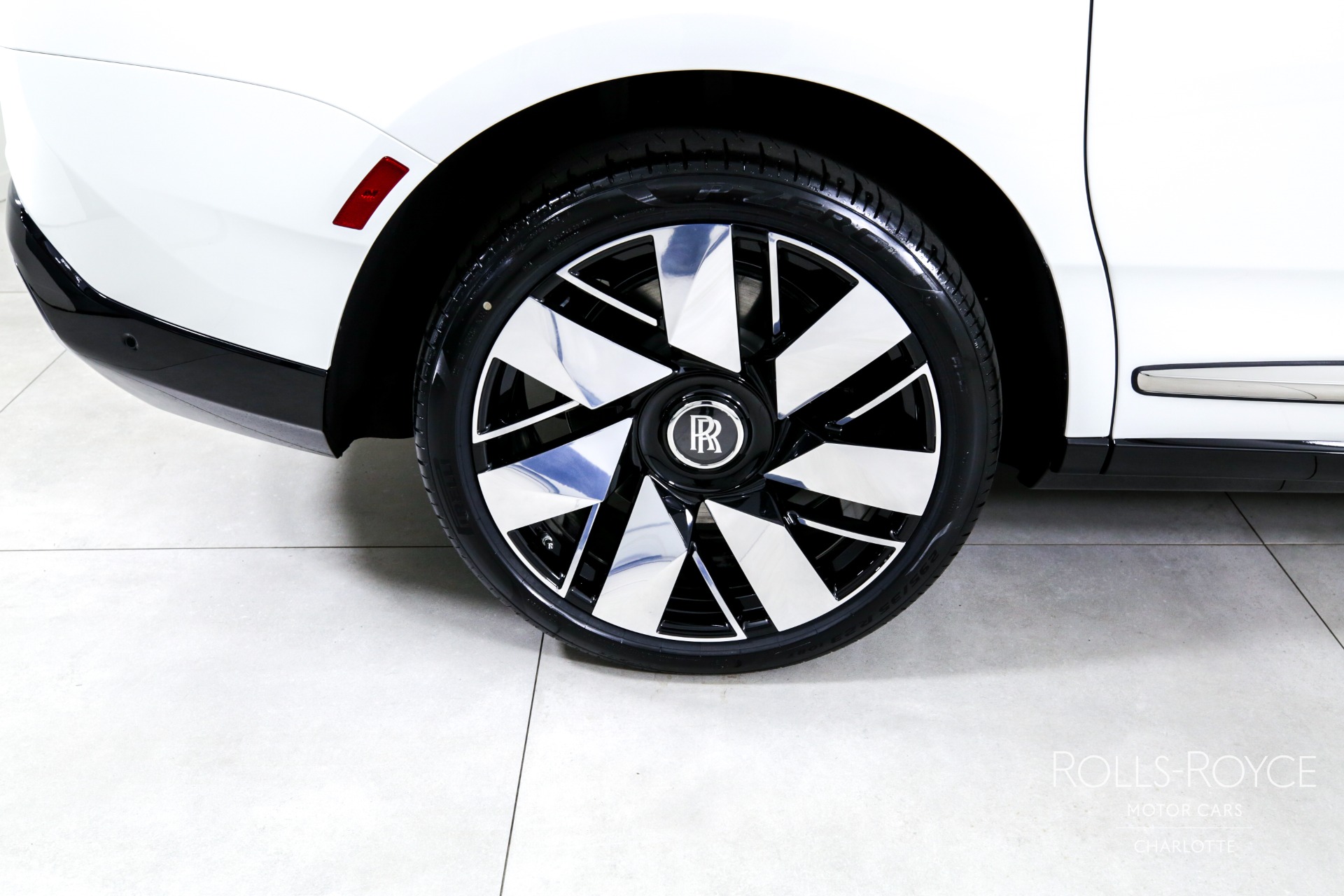 2025 Rolls Royce Cullinan RR photo 30