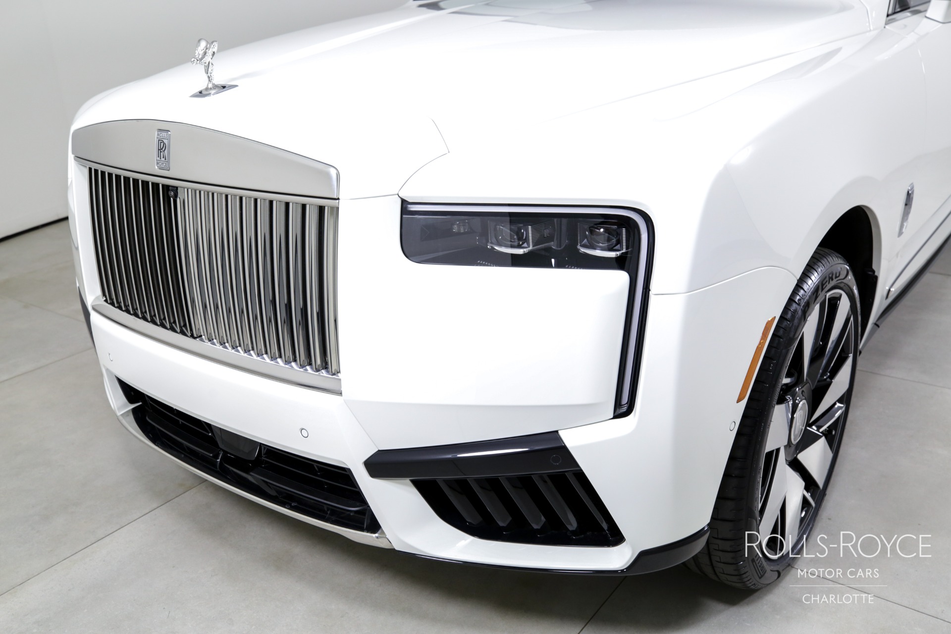 2025 Rolls Royce Cullinan RR photo 34