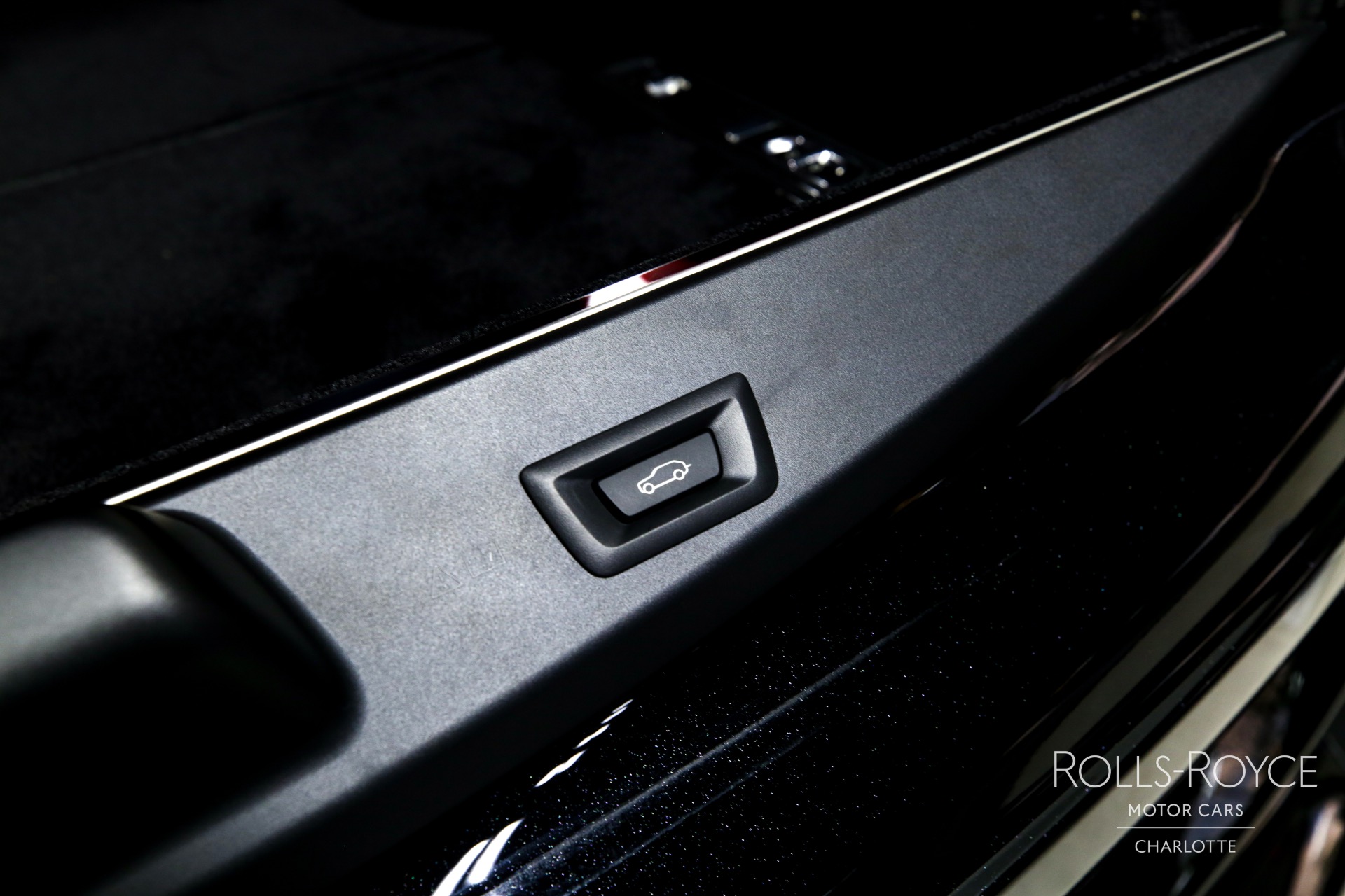 2024 Rolls Royce Cullinan Black Badge photo 25