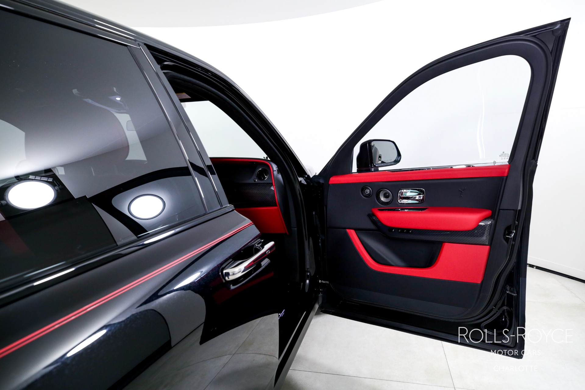 2024 Rolls Royce Cullinan Black Badge photo 29