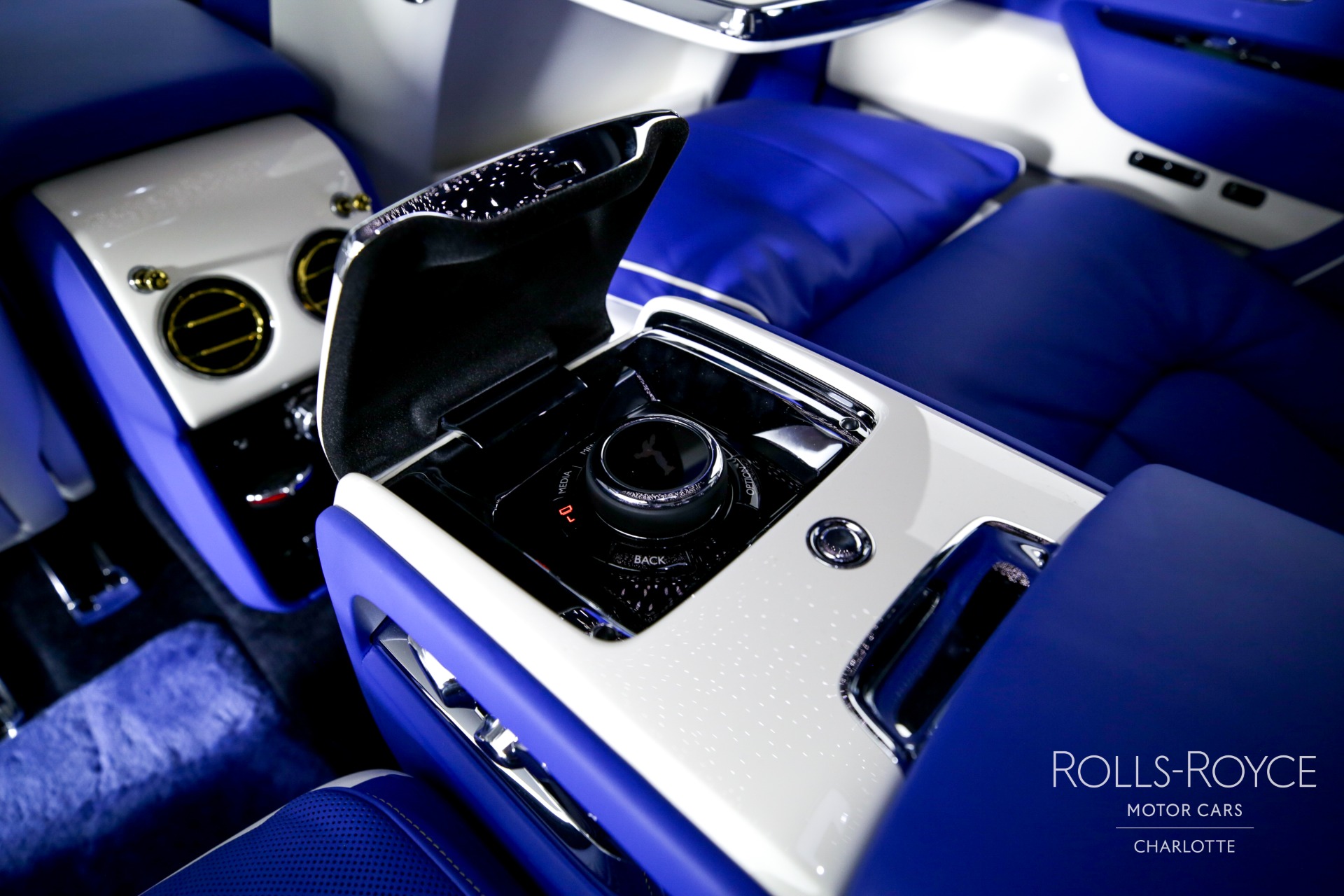 2024 Rolls Royce Cullinan Black Badge photo 18