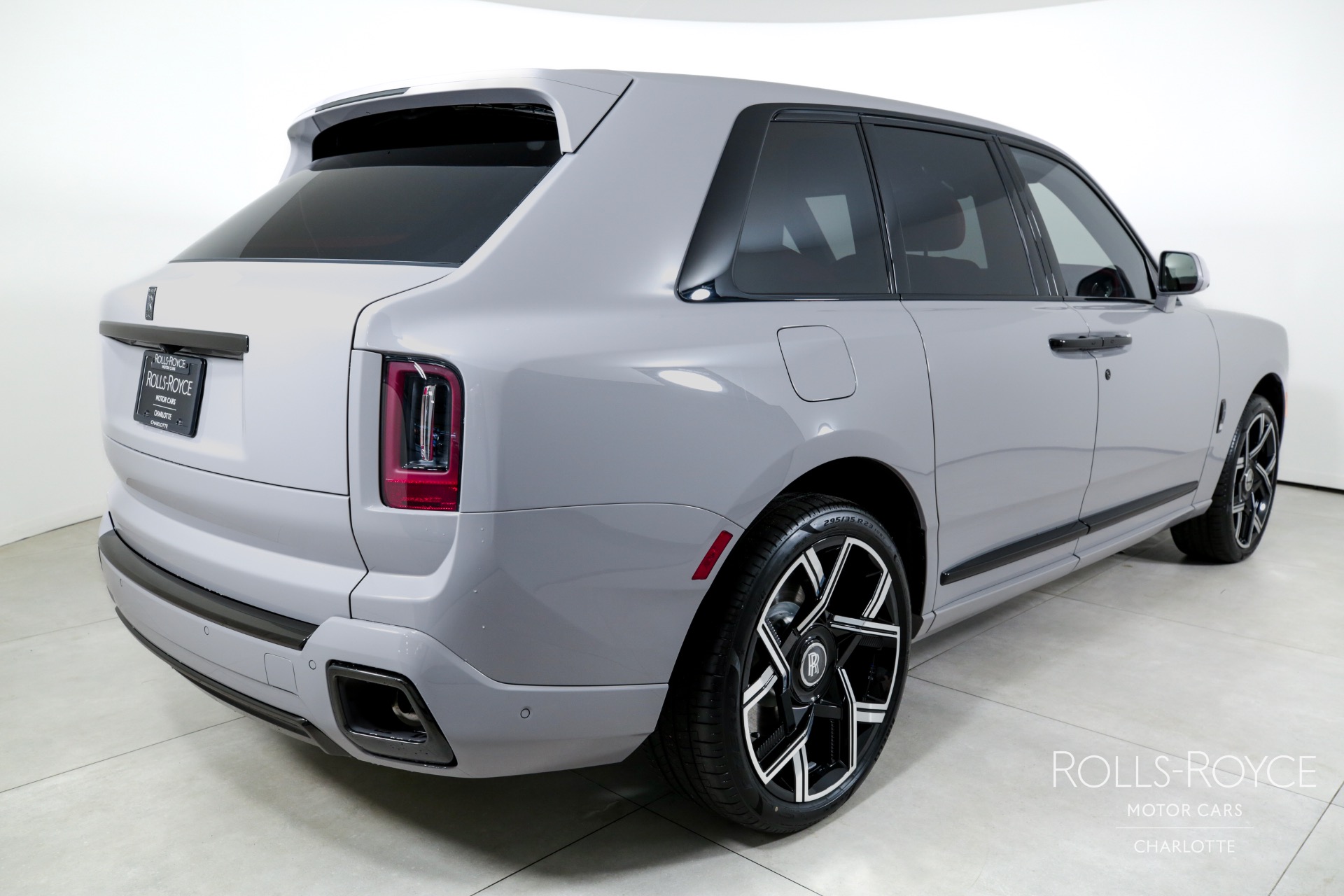 2025 Rolls Royce Cullinan Black Badge photo 2