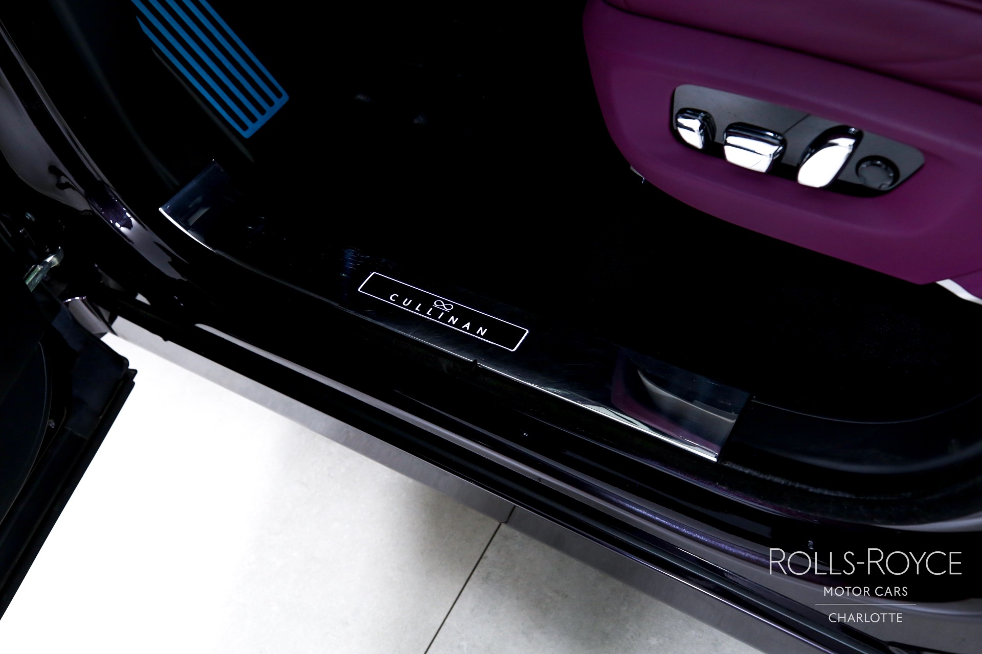 2025 Rolls Royce Cullinan Black Badge photo 16