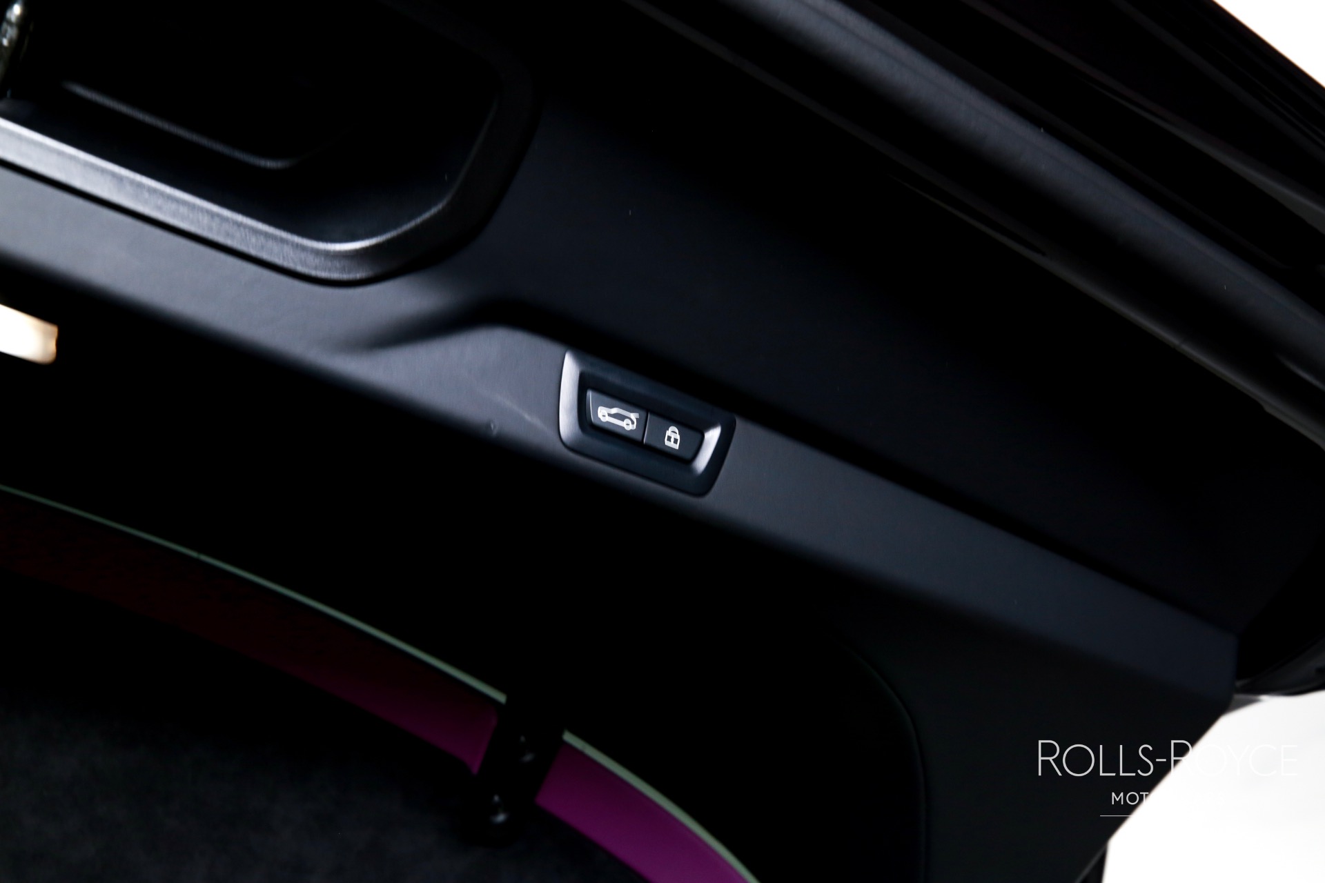2025 Rolls-Royce Cullinan Black Badge - Photo 25