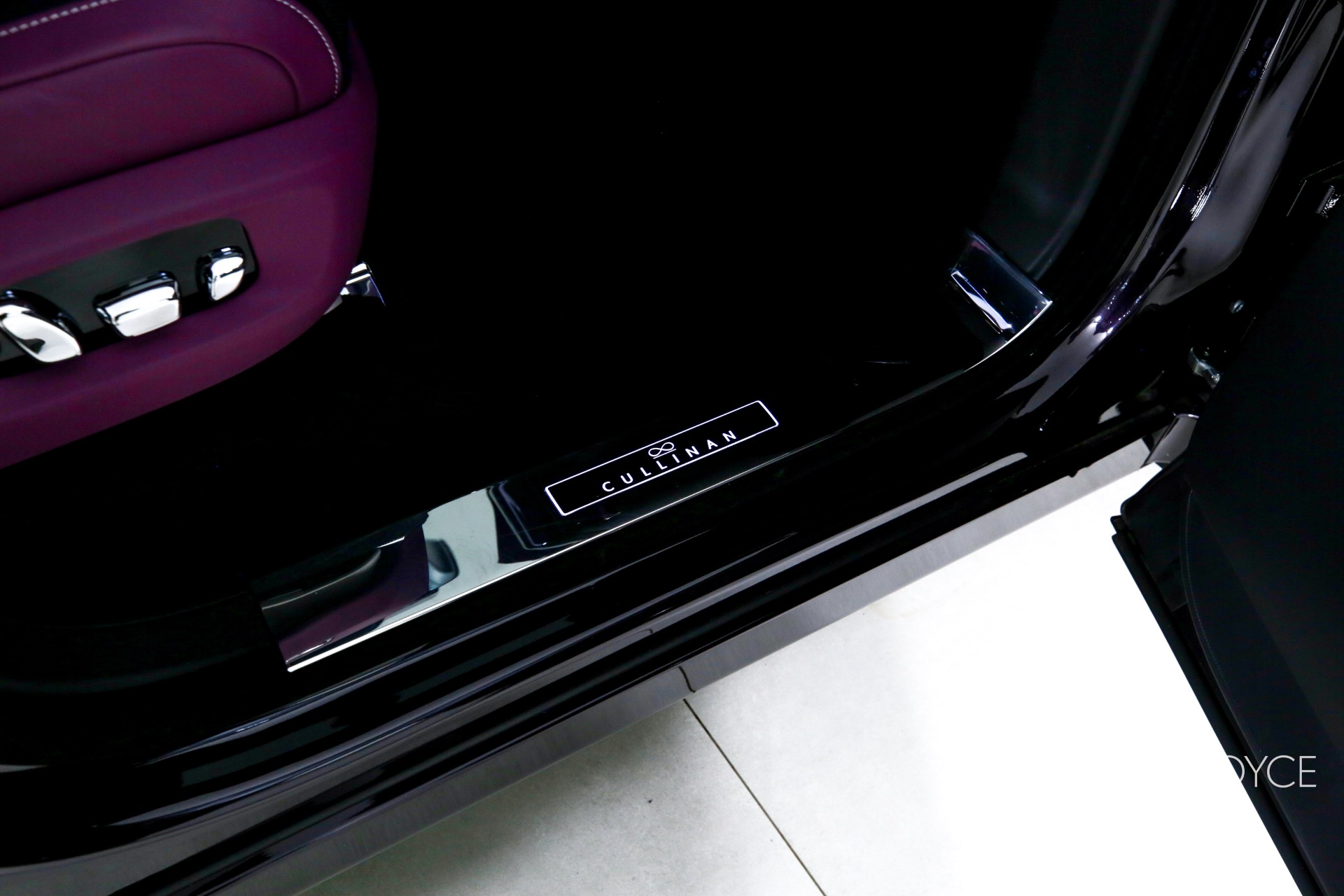 2025 Rolls Royce Cullinan Black Badge photo 29
