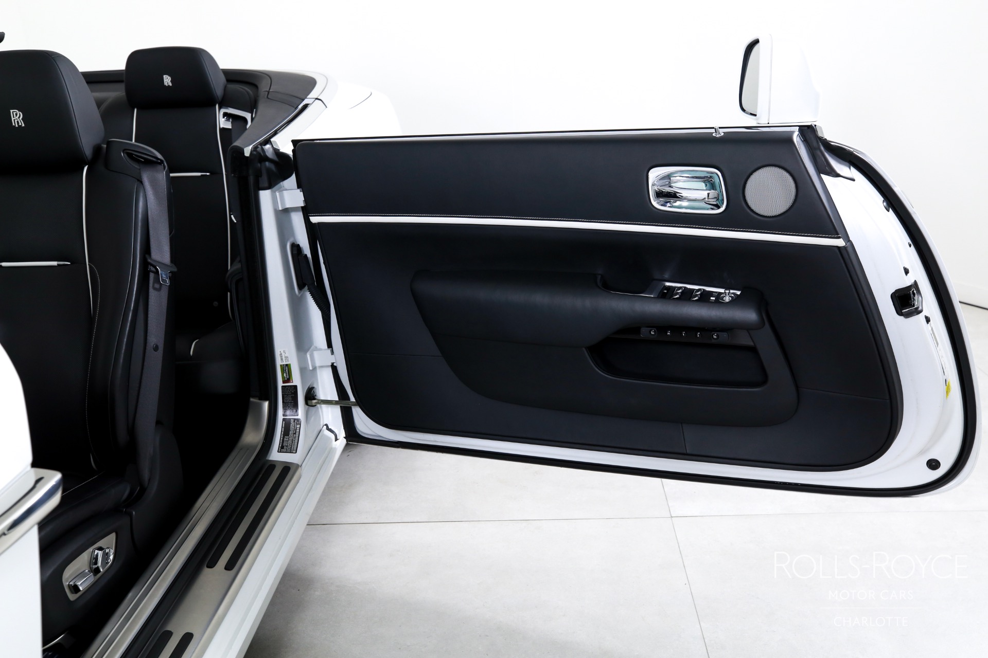 2018 Rolls Royce Dawn photo 11
