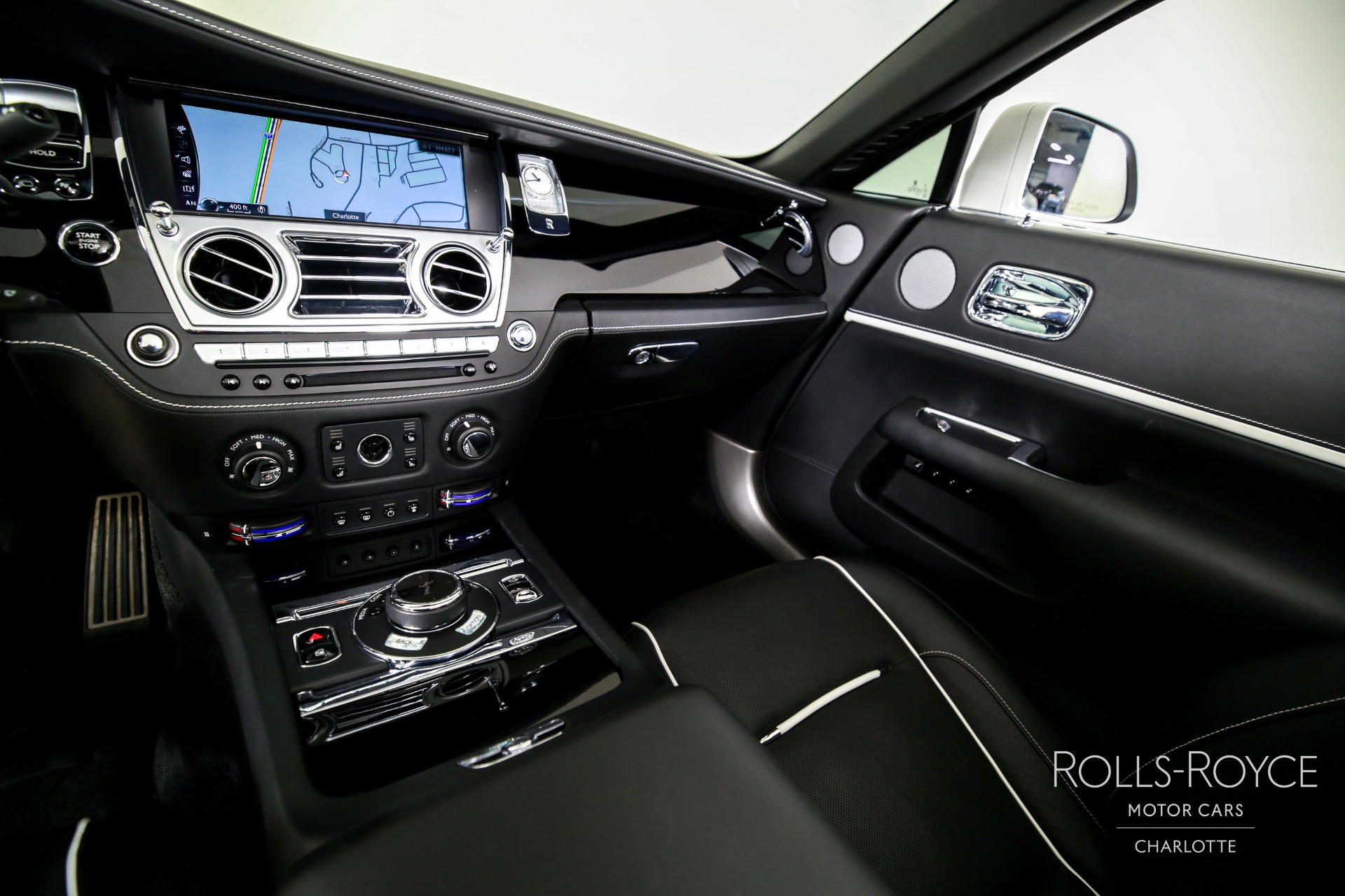 2018 Rolls Royce Dawn photo 16