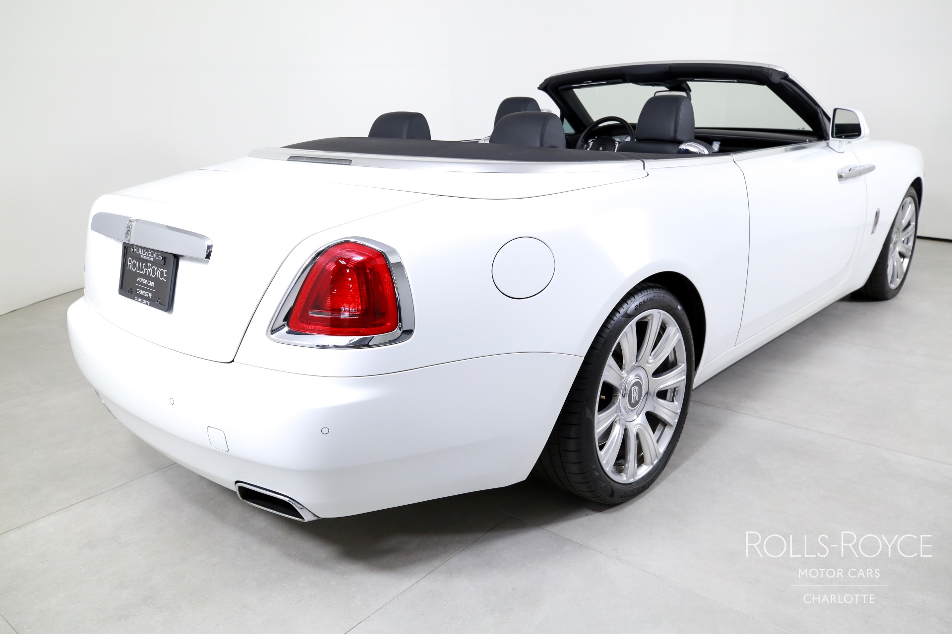 2018 Rolls Royce Dawn photo 2