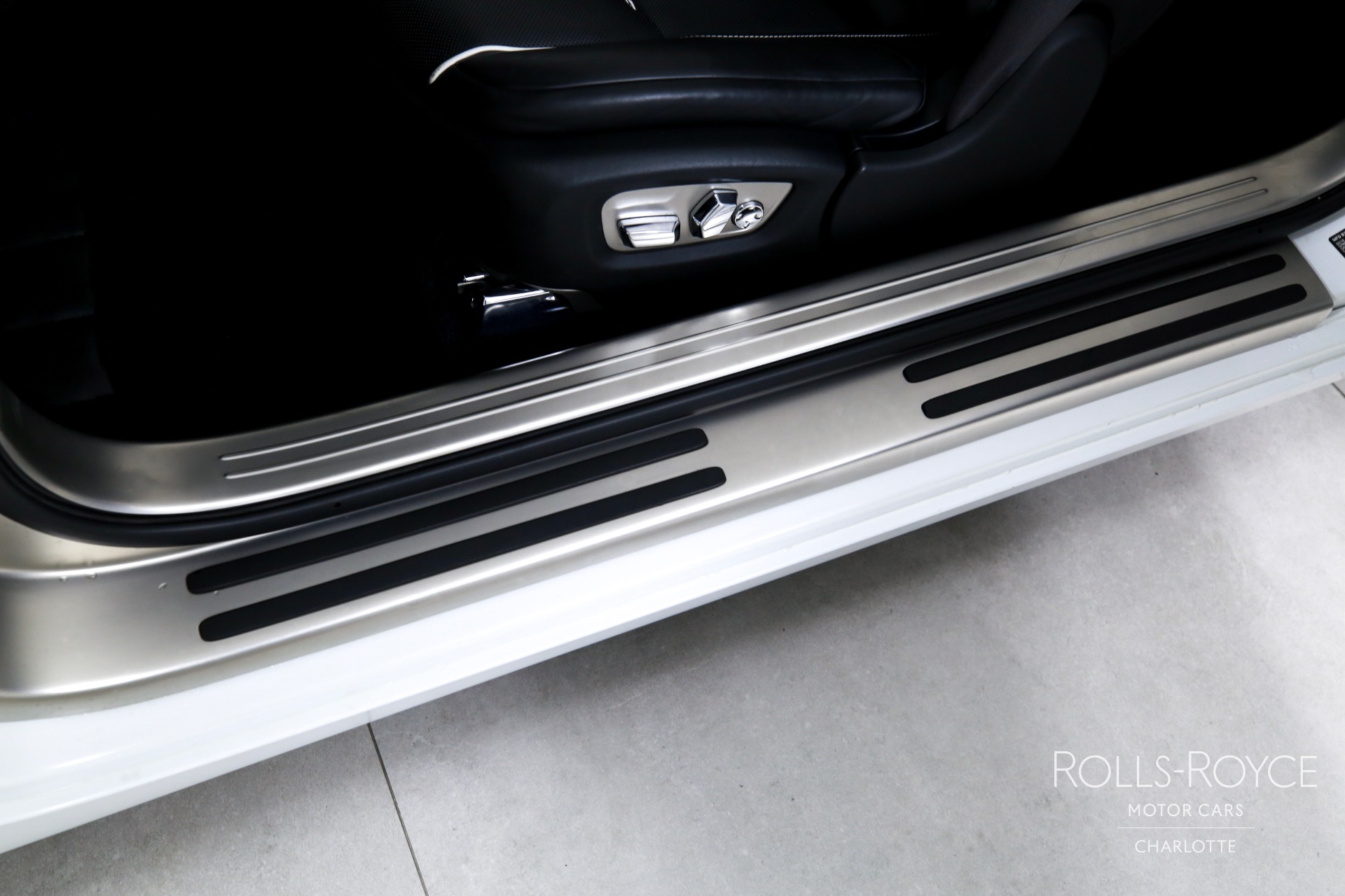 2018 Rolls Royce Dawn photo 20