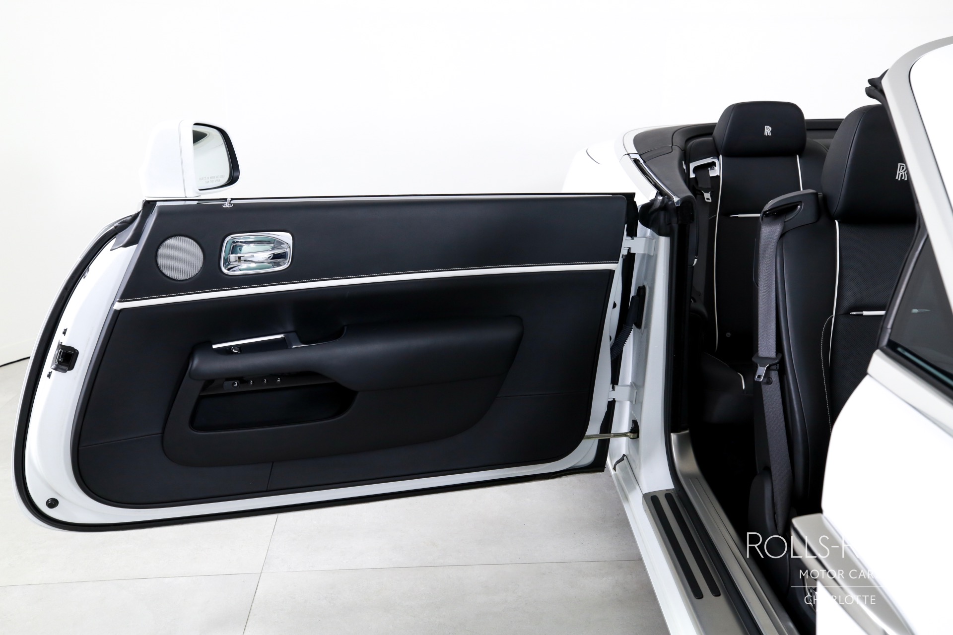 2018 Rolls Royce Dawn photo 23