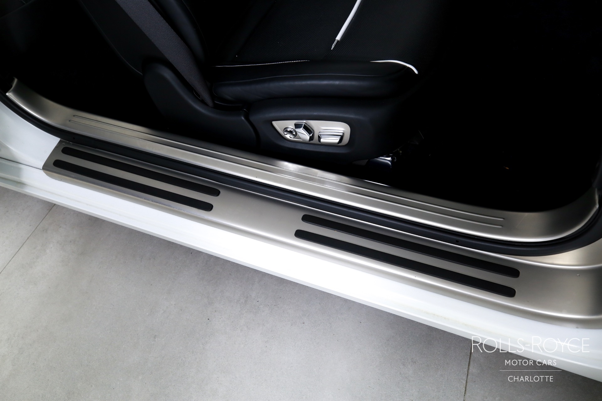 2018 Rolls Royce Dawn photo 28