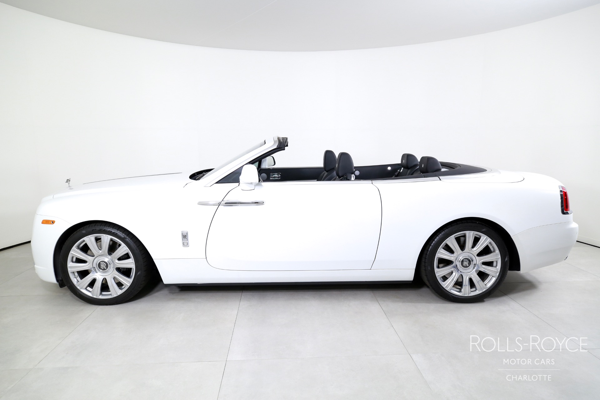 2018 Rolls Royce Dawn photo 3