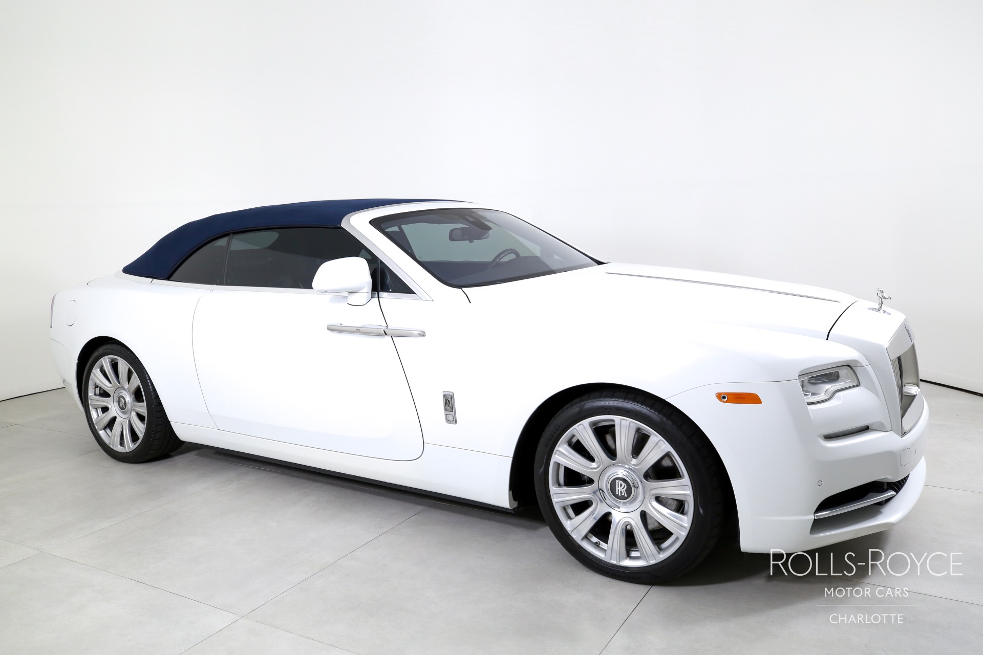 2018 Rolls Royce Dawn photo 5
