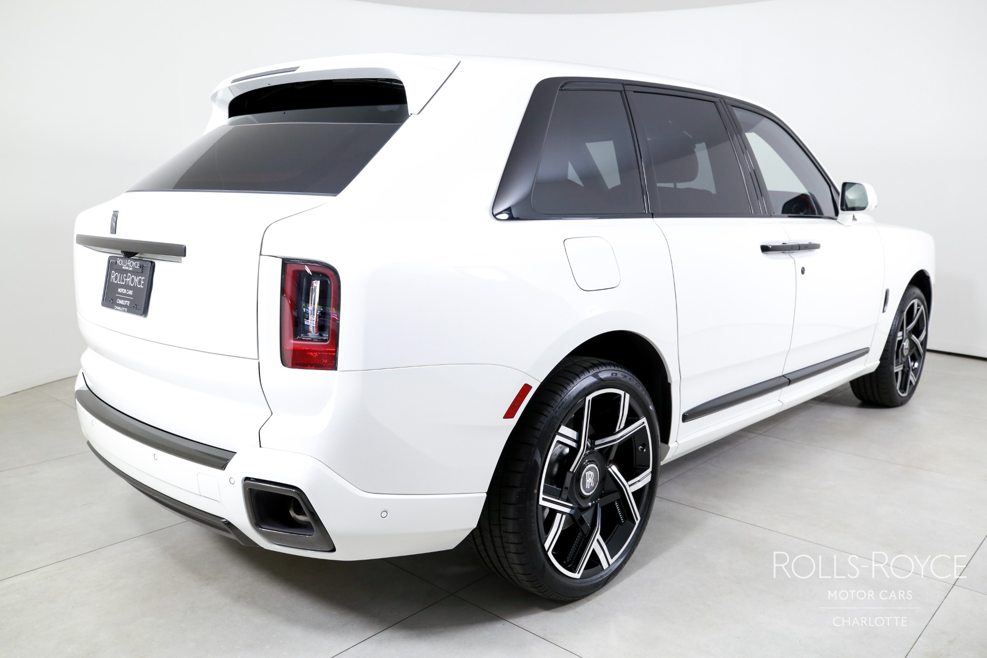 2025 Rolls Royce Cullinan Black Badge photo 2