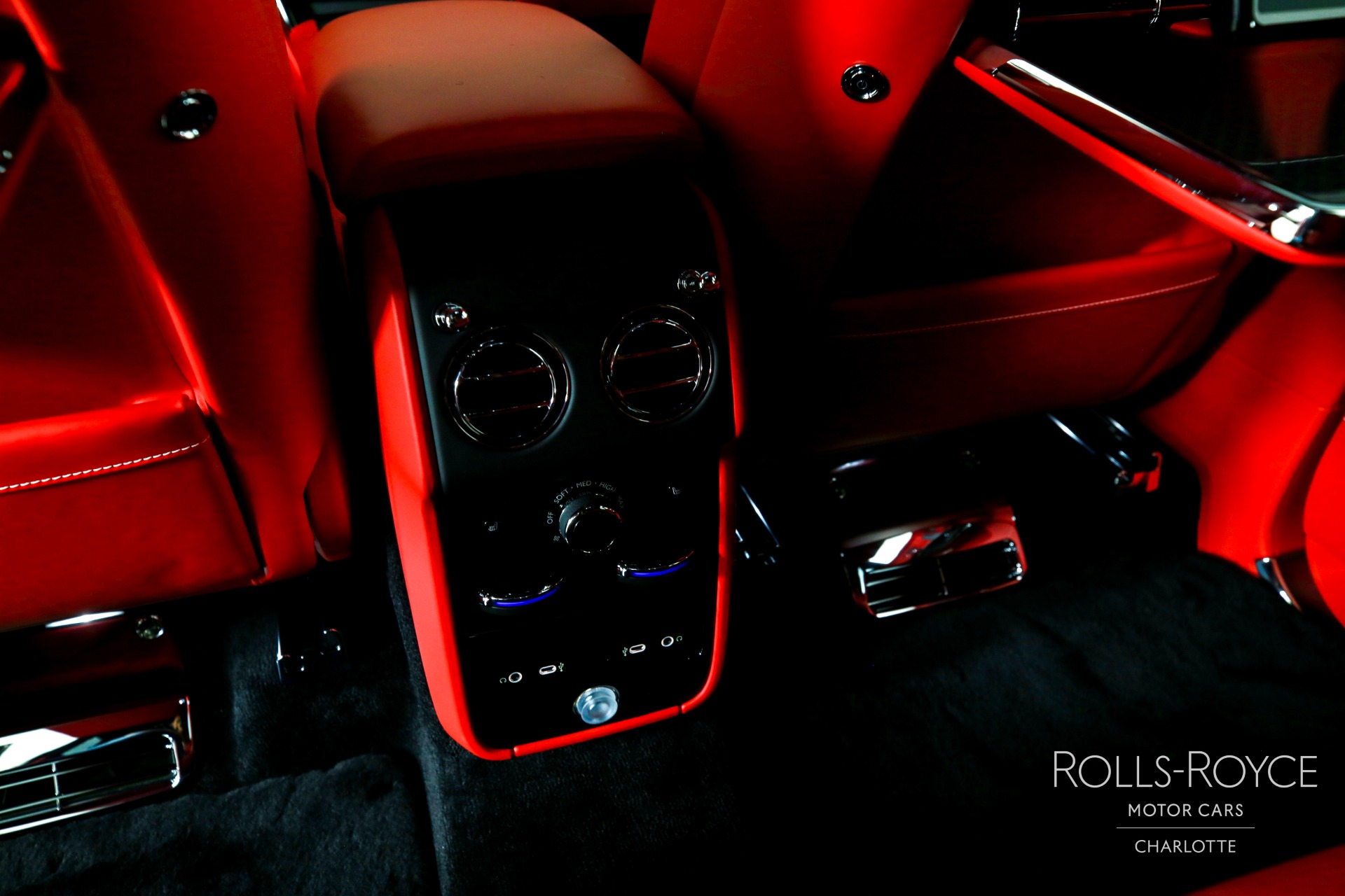 2025 Rolls Royce Cullinan Black Badge photo 19