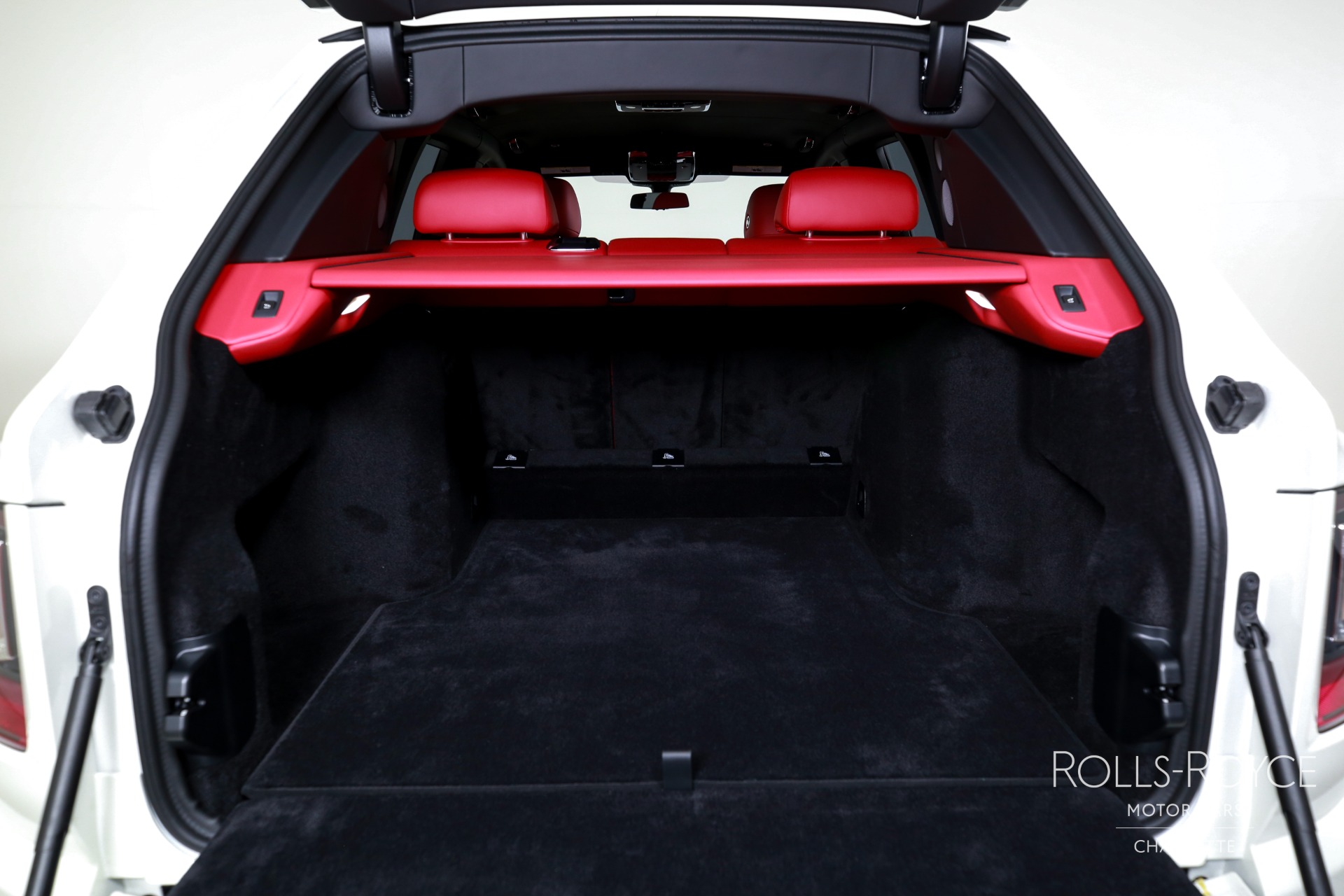 2025 Rolls Royce Cullinan Black Badge photo 21