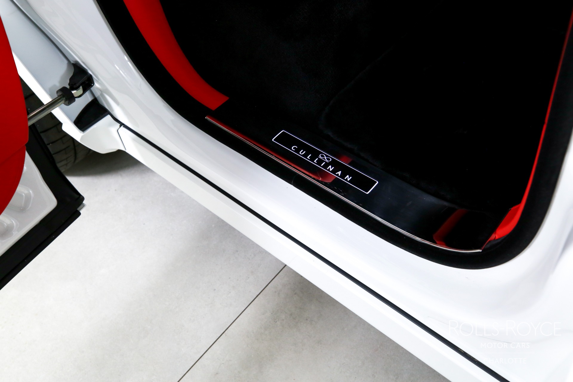 2025 Rolls Royce Cullinan Black Badge photo 28