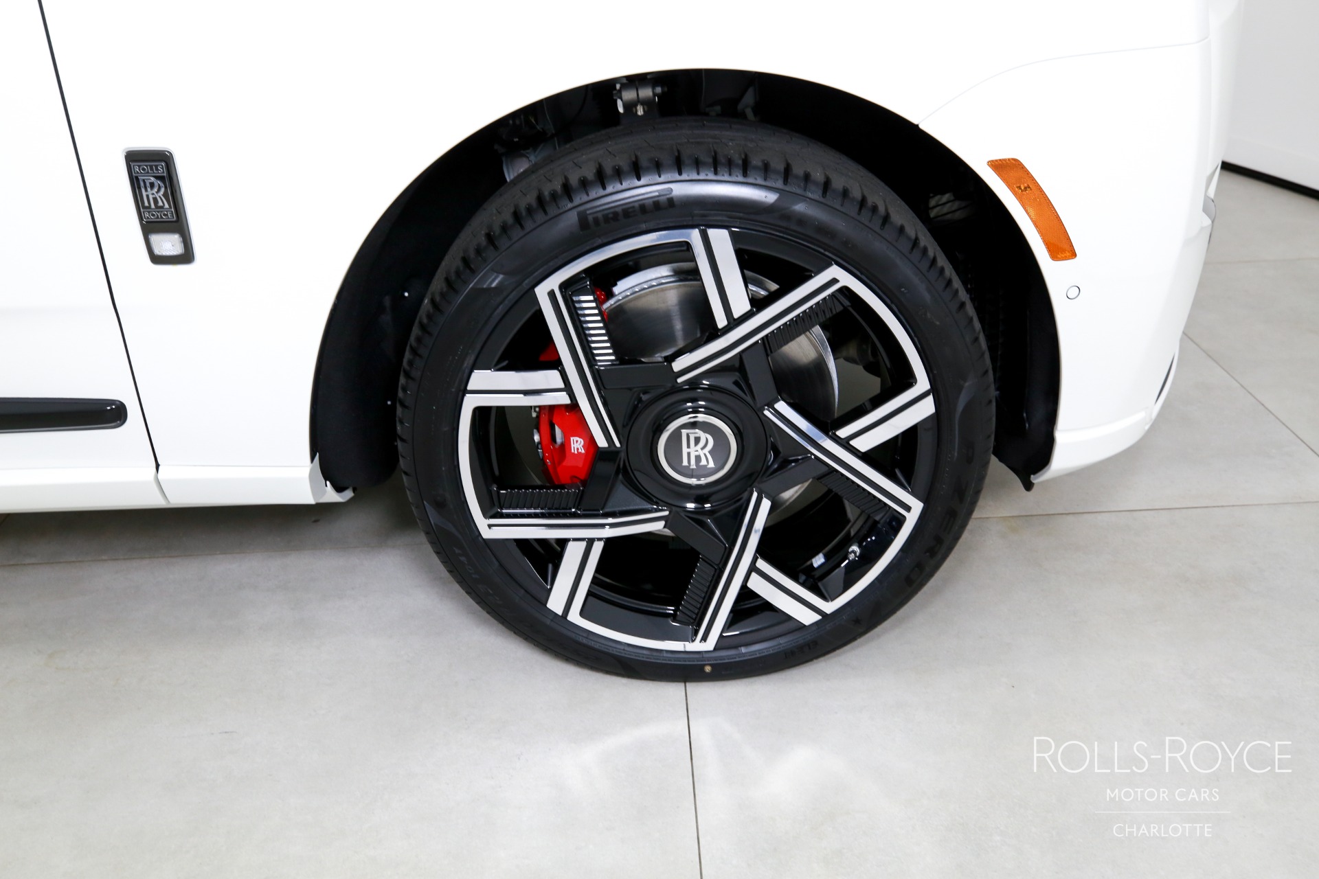 2025 Rolls Royce Cullinan Black Badge photo 35