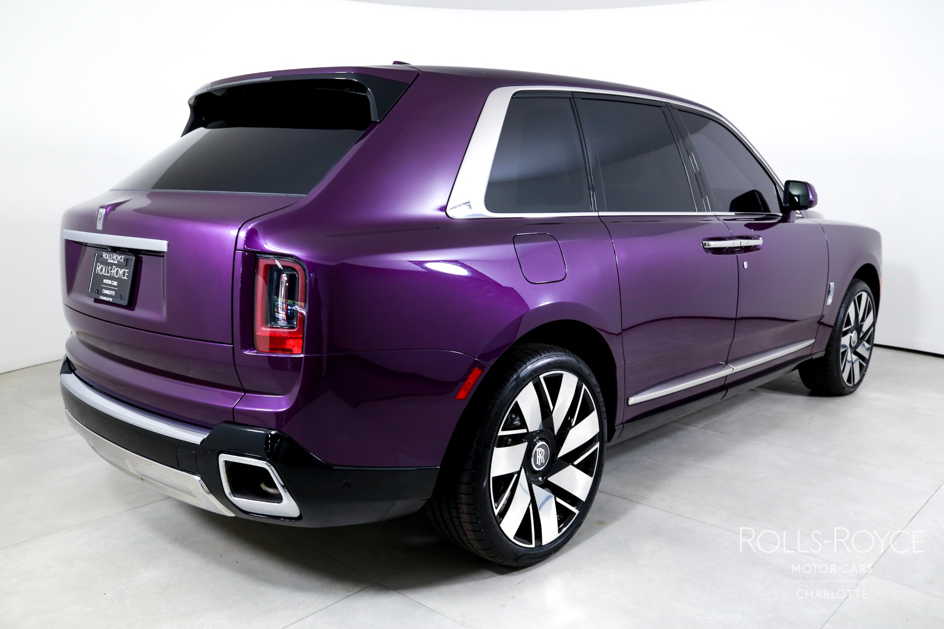 2025 Rolls Royce Cullinan RR photo 2