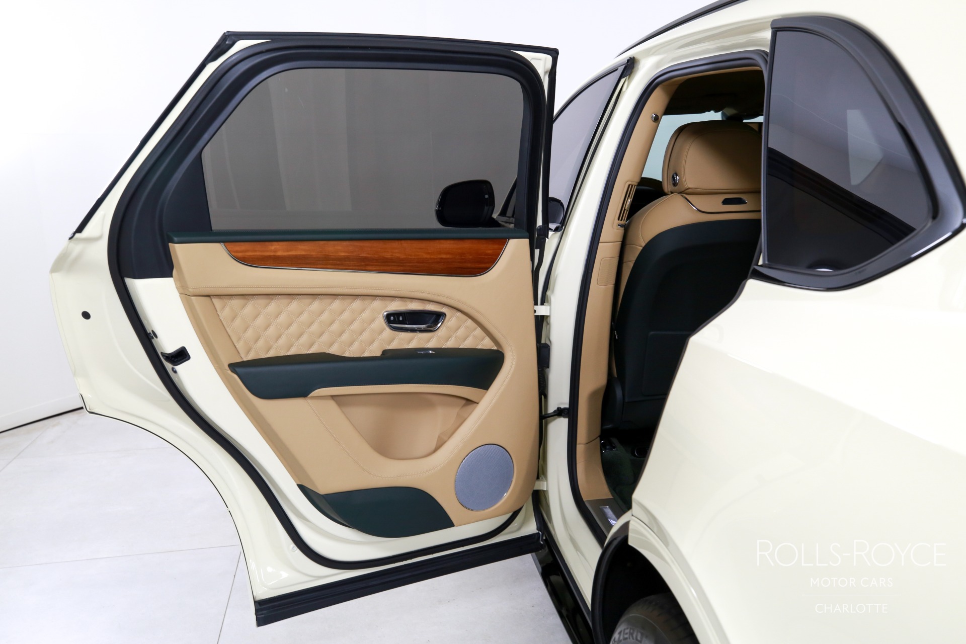 2023 Bentley Bentayga S V8 photo 16