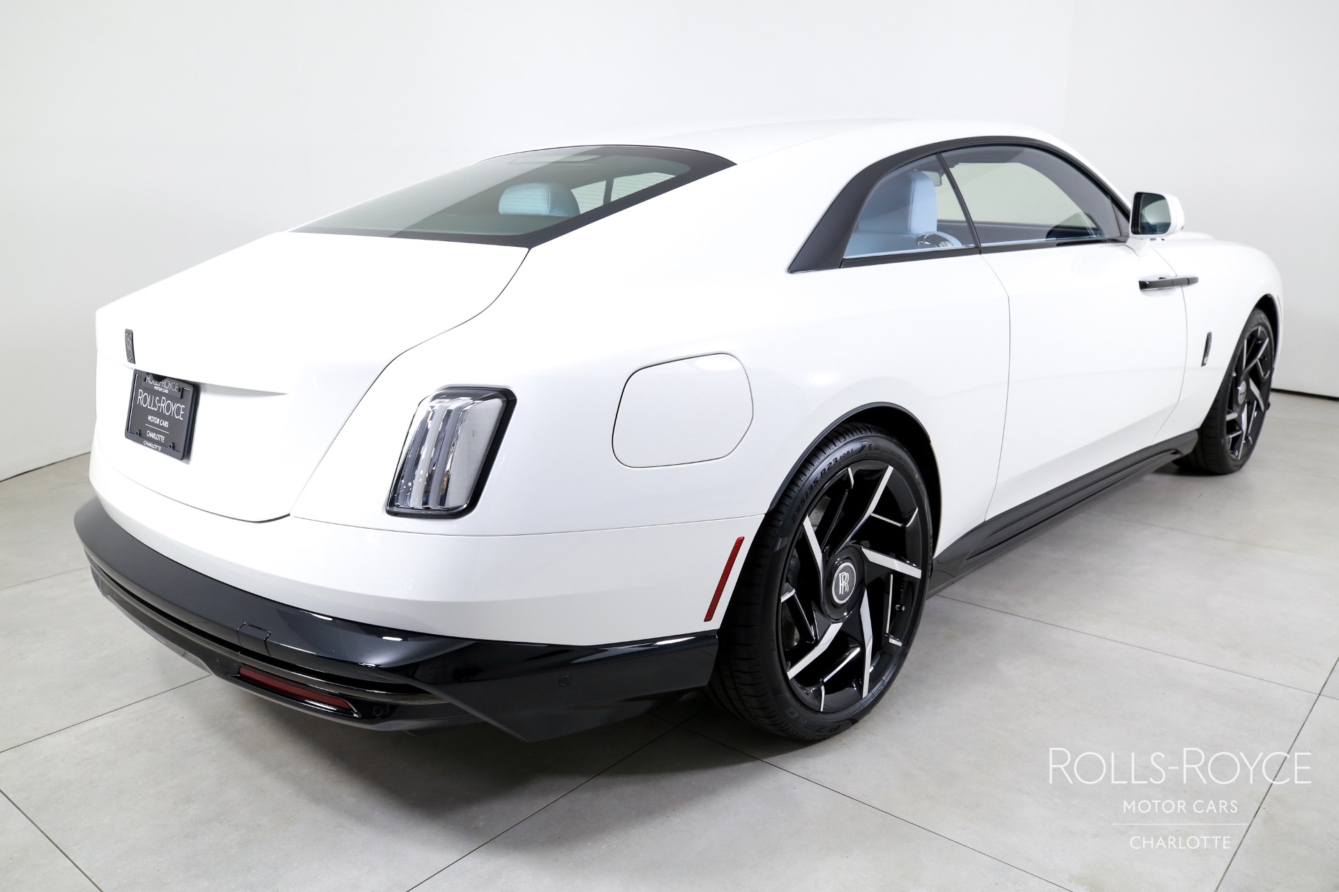2025 Rolls Royce Spectre photo 2