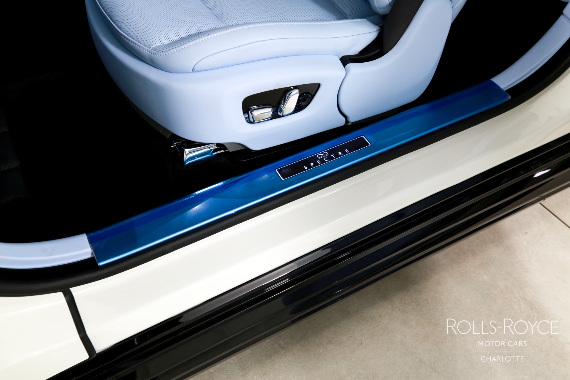 2025 Rolls Royce Spectre photo 19