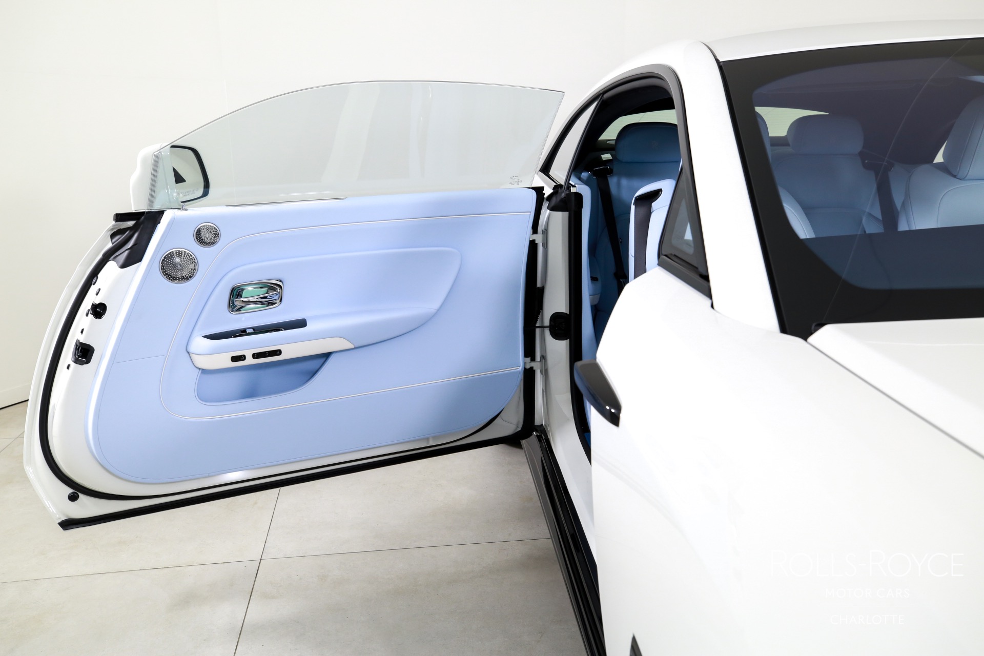 2025 Rolls Royce Spectre photo 22