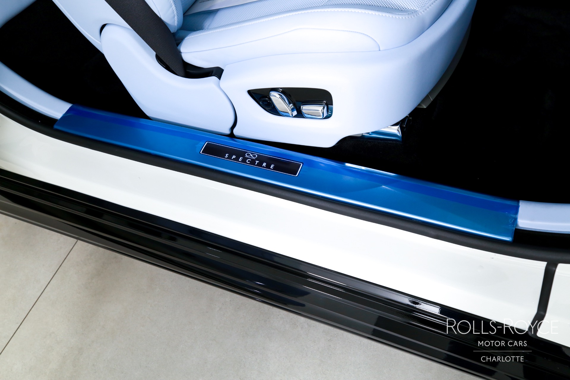 2025 Rolls Royce Spectre photo 27