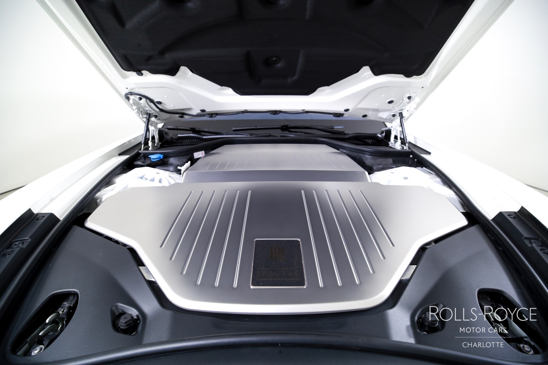 2025 Rolls Royce Spectre photo 34