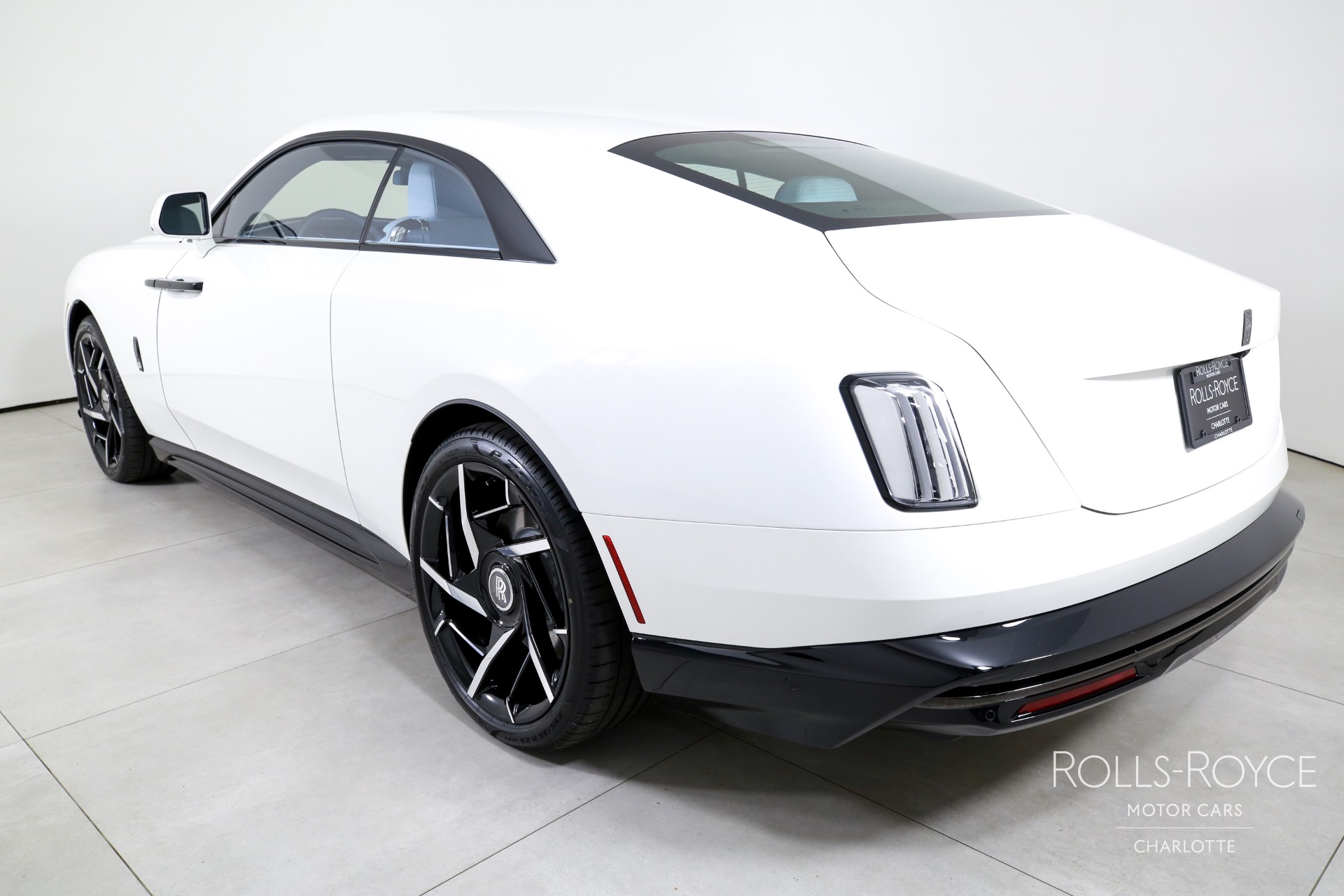 2025 Rolls Royce Spectre photo 8