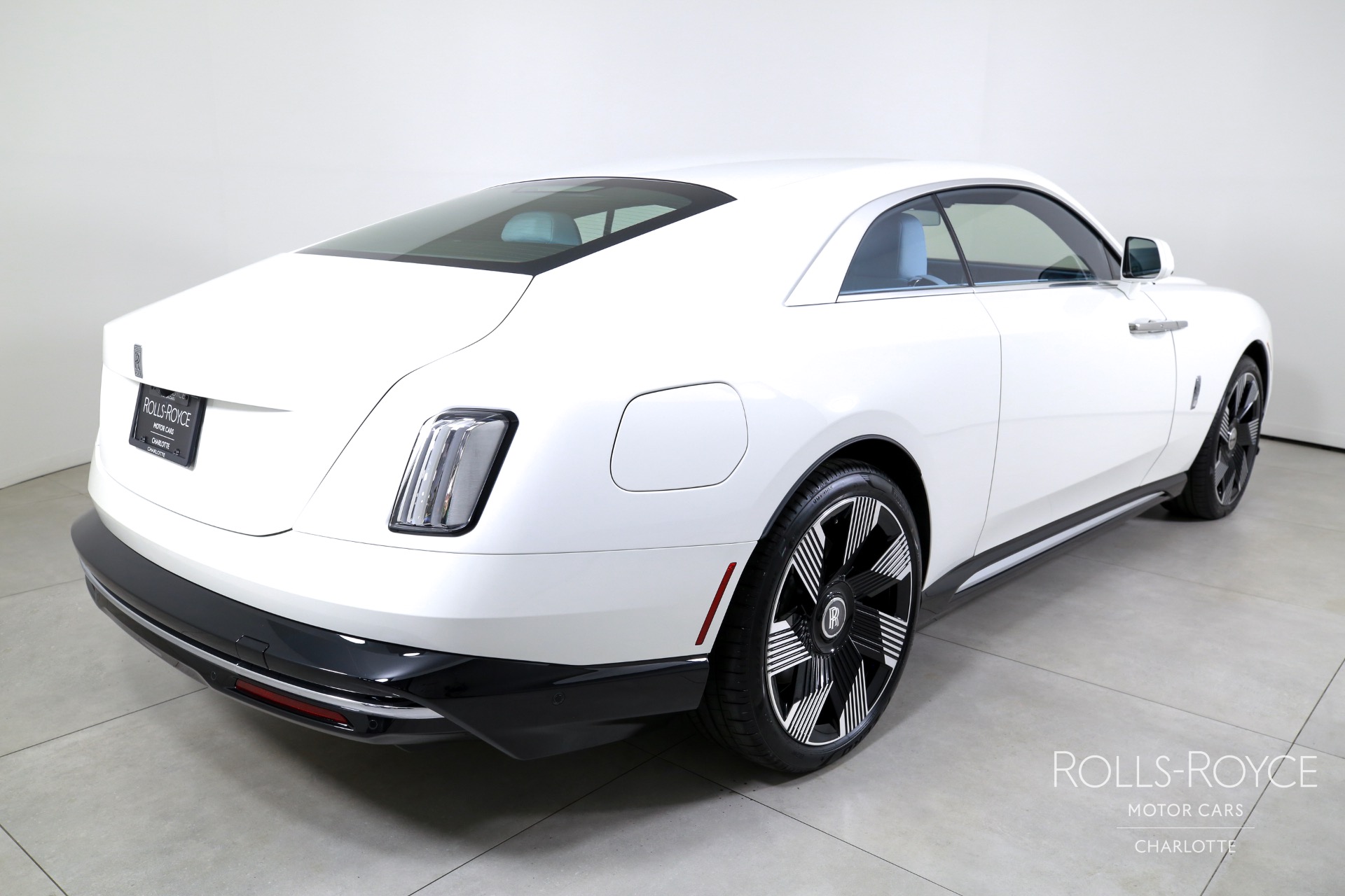 2025 Rolls Royce Spectre photo 2