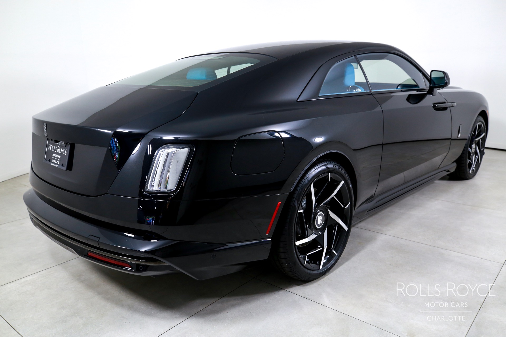 2025 Rolls Royce Spectre photo 2
