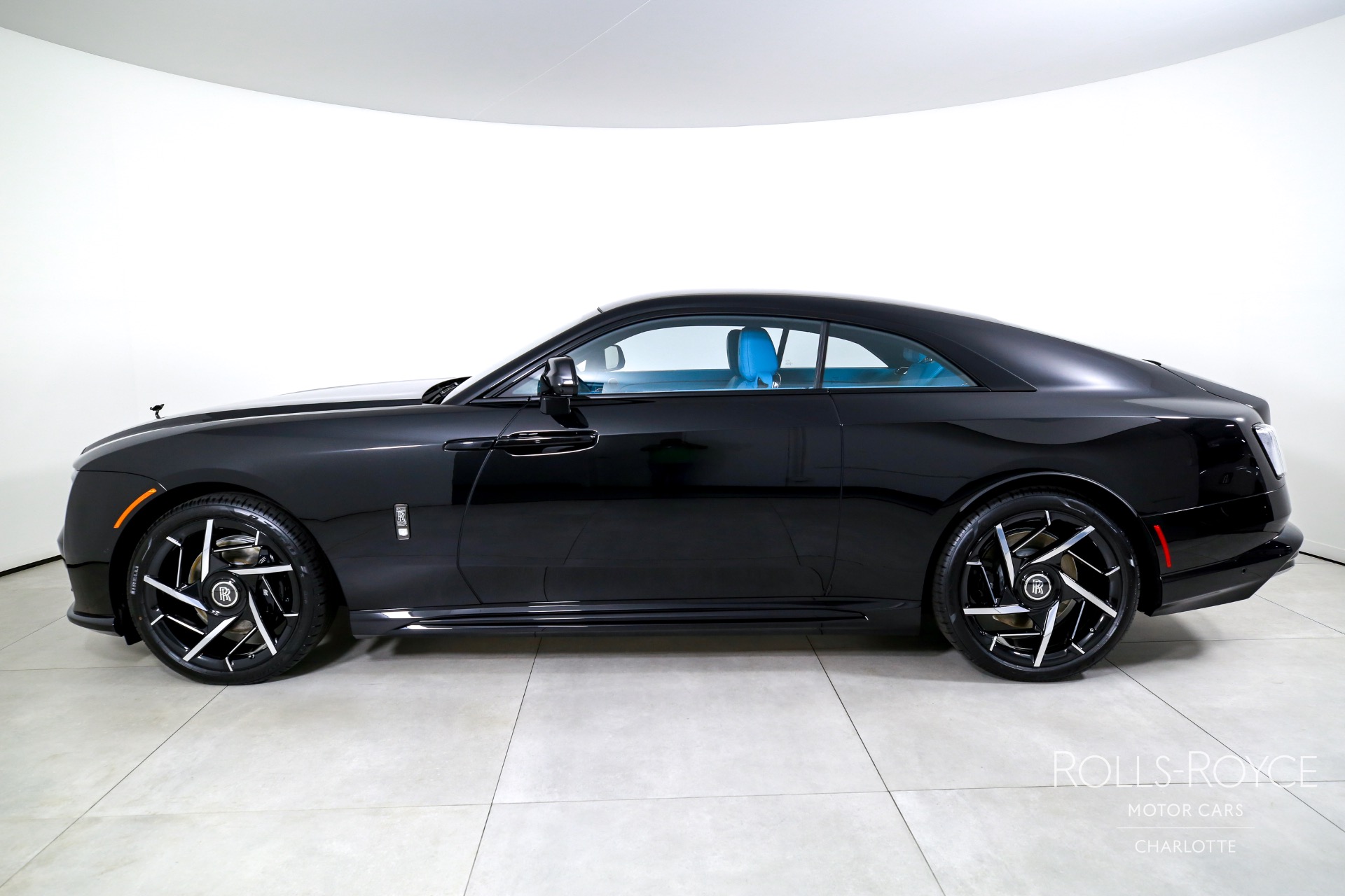 2025 Rolls Royce Spectre photo 3