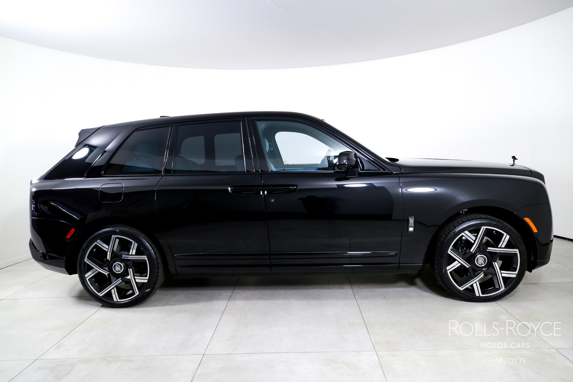 2025 Rolls Royce Cullinan Black Badge photo 10