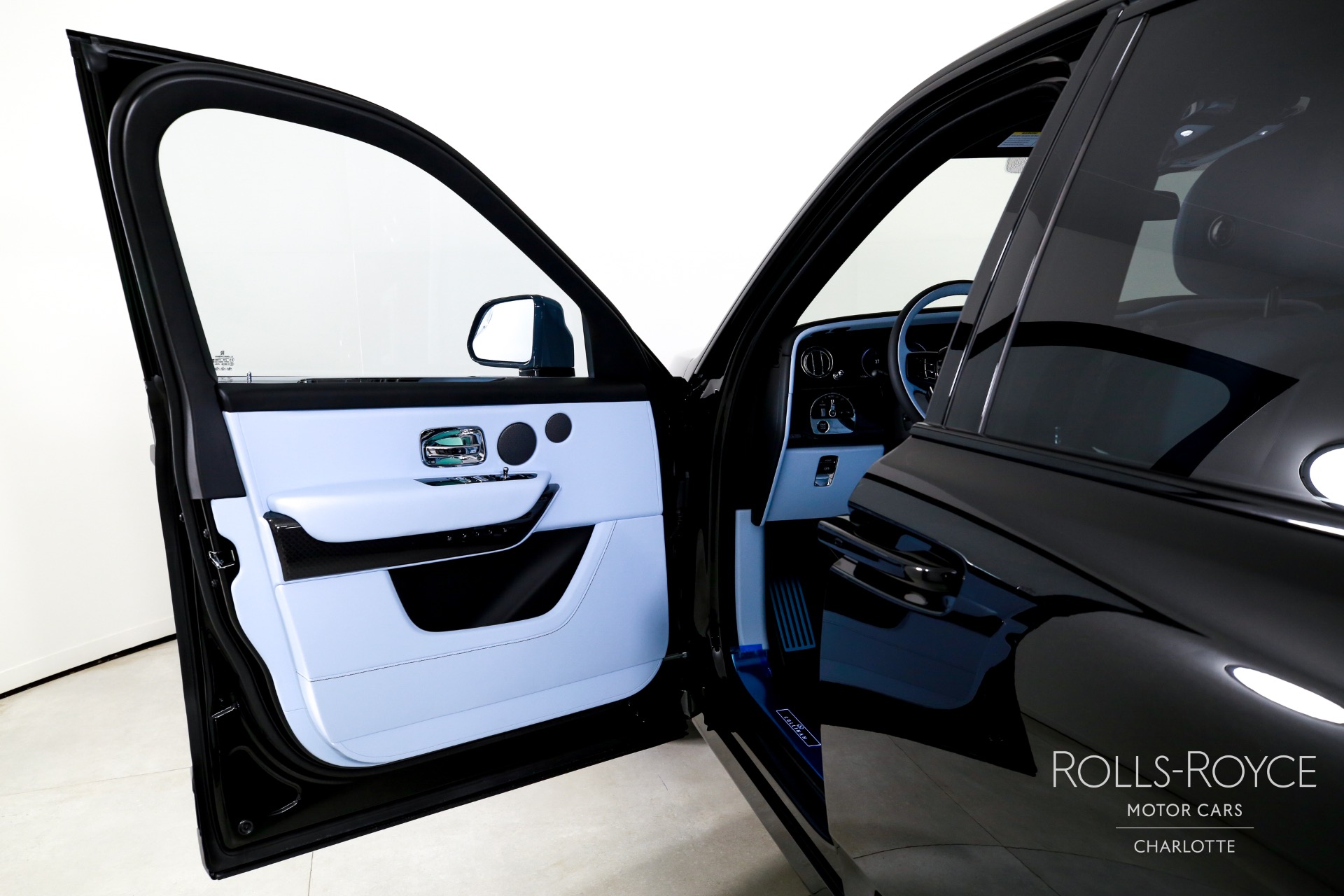 2025 Rolls Royce Cullinan Black Badge photo 11