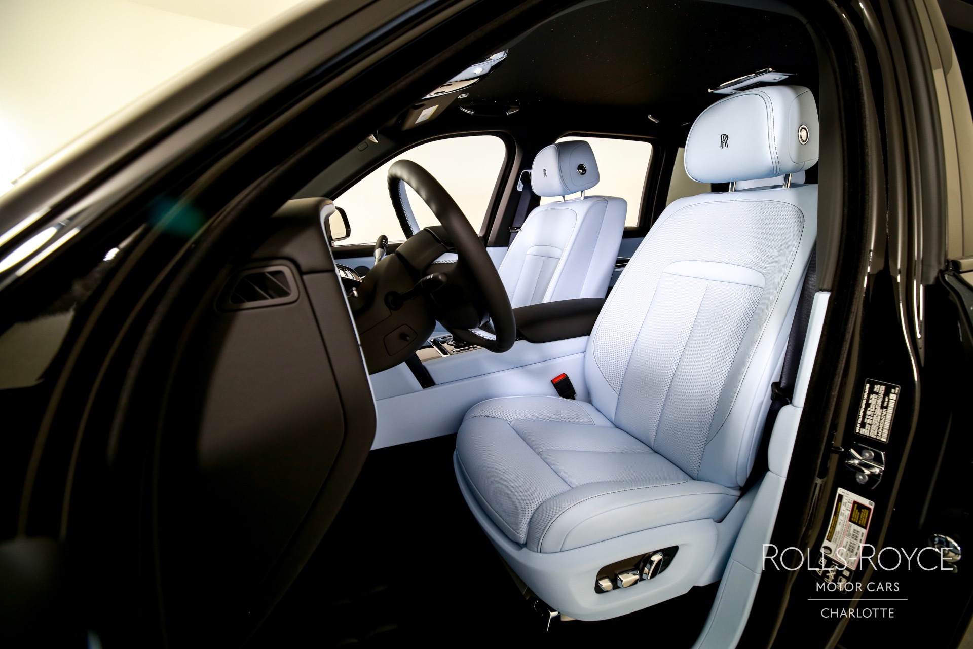 2025 Rolls Royce Cullinan Black Badge photo 13