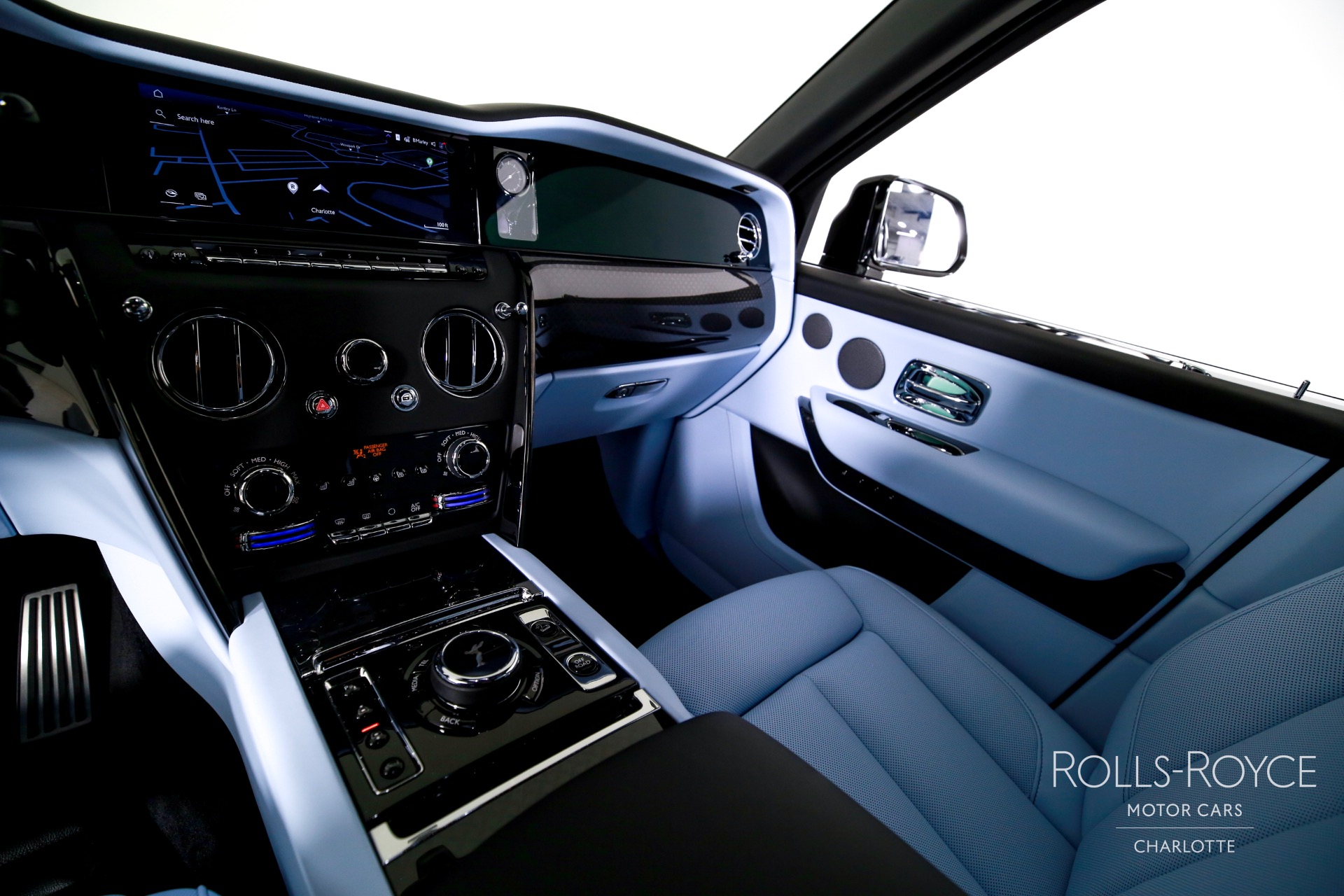 2025 Rolls Royce Cullinan Black Badge photo 16