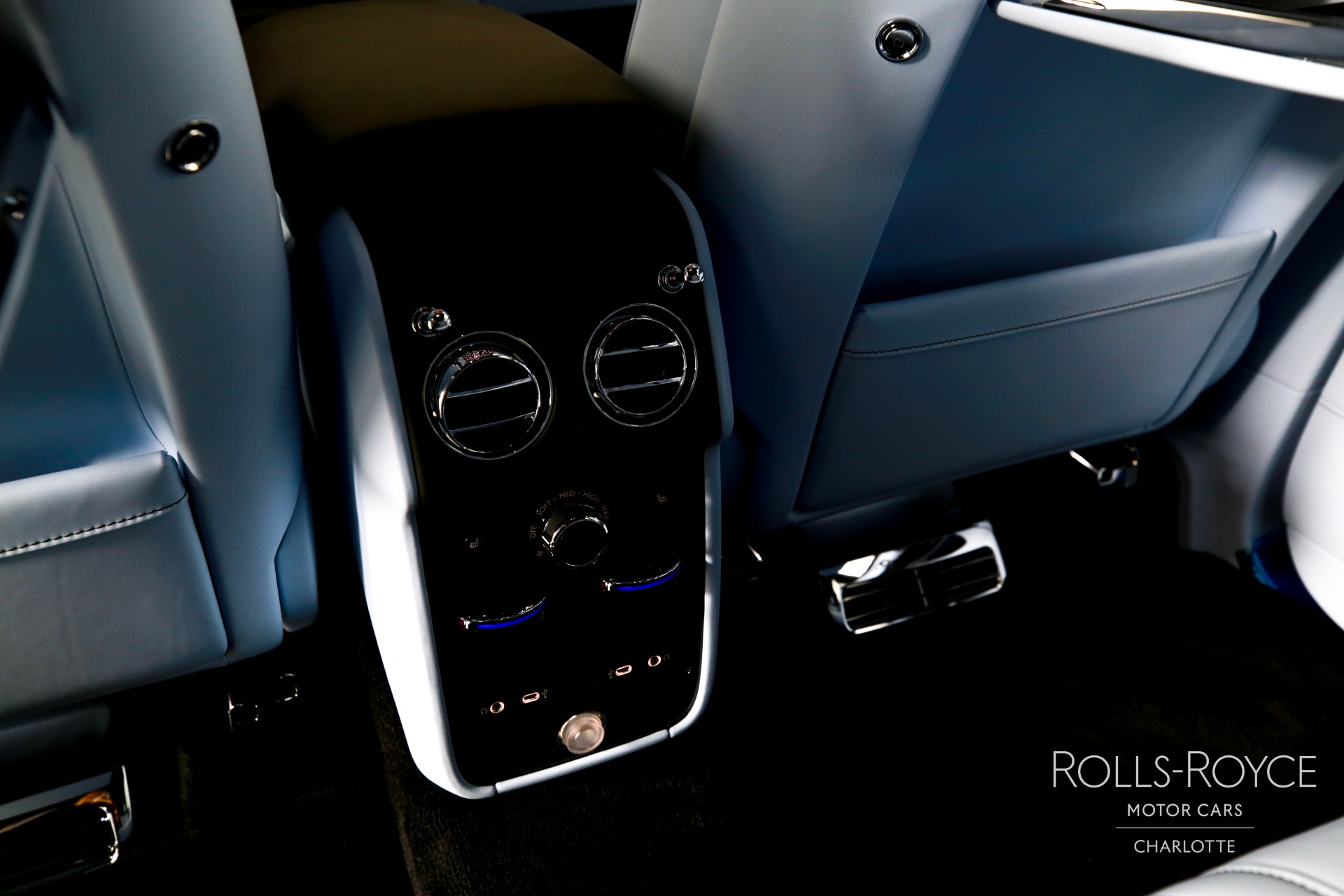 2025 Rolls Royce Cullinan Black Badge photo 21