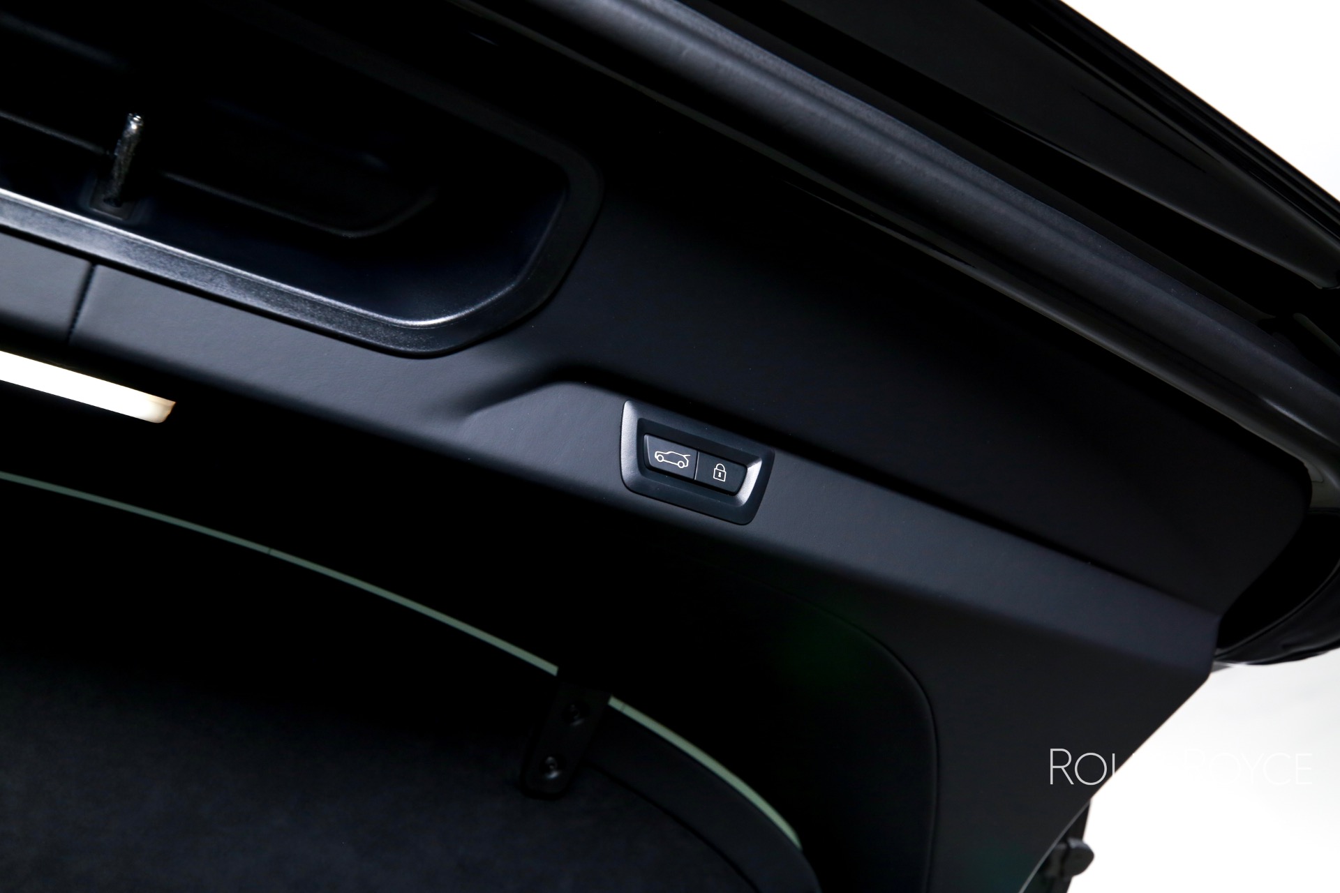 2025 Rolls Royce Cullinan Black Badge photo 25